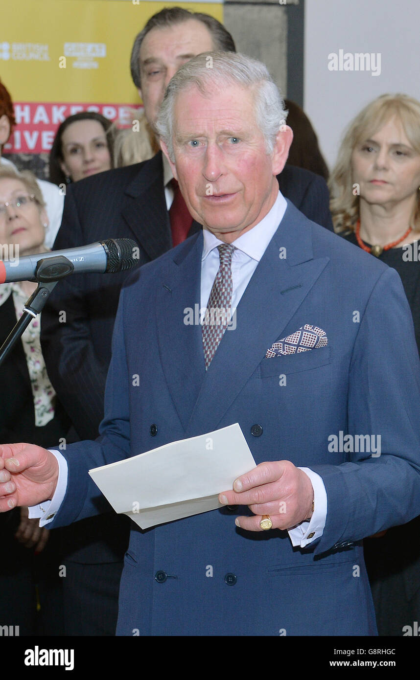 Der Prinz von Wales spricht während eines Empfangs für den British Council im Arts and Crafts Museum in Zagreb, Kroatien am zweiten Tag seiner Balkanrundreise. Stockfoto