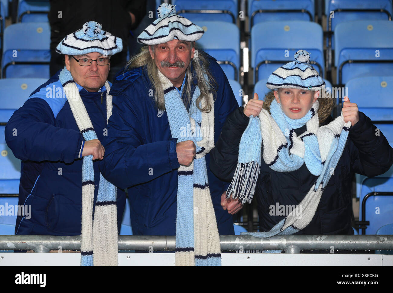 Die Fans von Coventry City während des Spiels gegen Colchester United Stockfoto