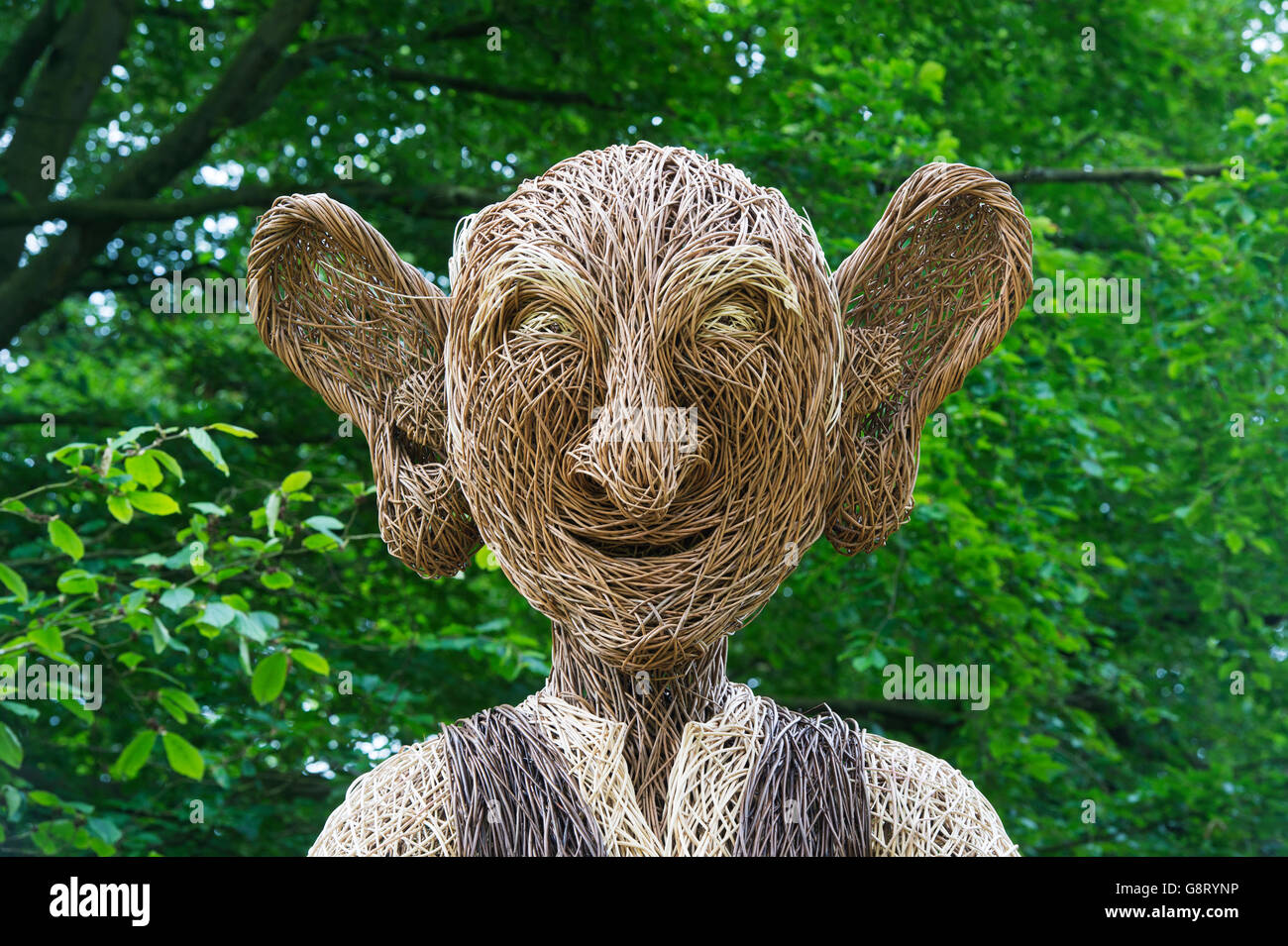 BFG. Willow große freundliche Riese Bildhauerei an der RHS Harlow Carr Harrogate, England Stockfoto