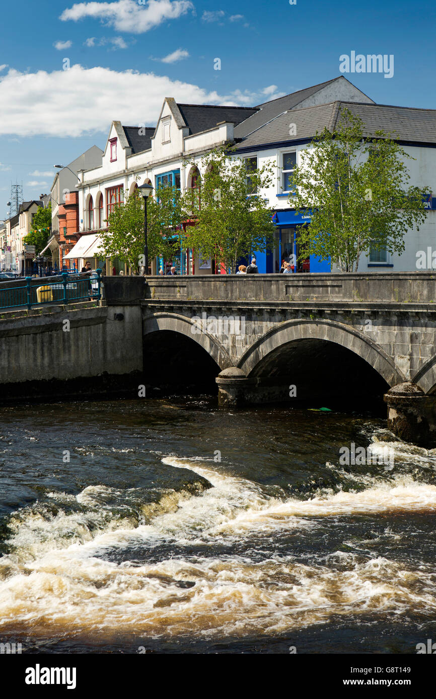 Irland, Co. Sligo, Sligo, Hyde Brücke über Fluss Garavogue Stockfoto