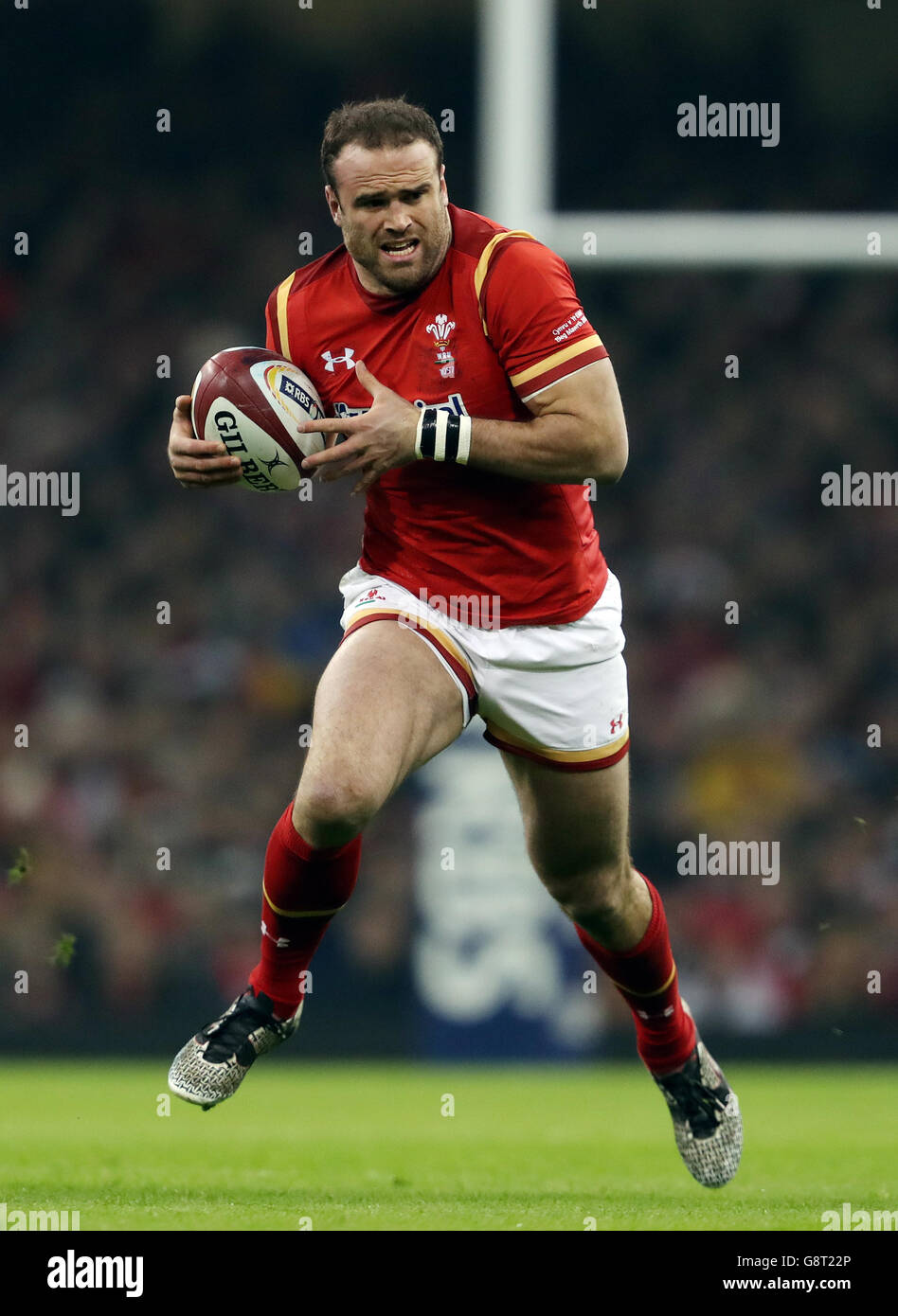 Jamie Roberts von Wales beim RBS Six Nations-Spiel 2016 im Fürstentum Stadium in Cardiff. Stockfoto