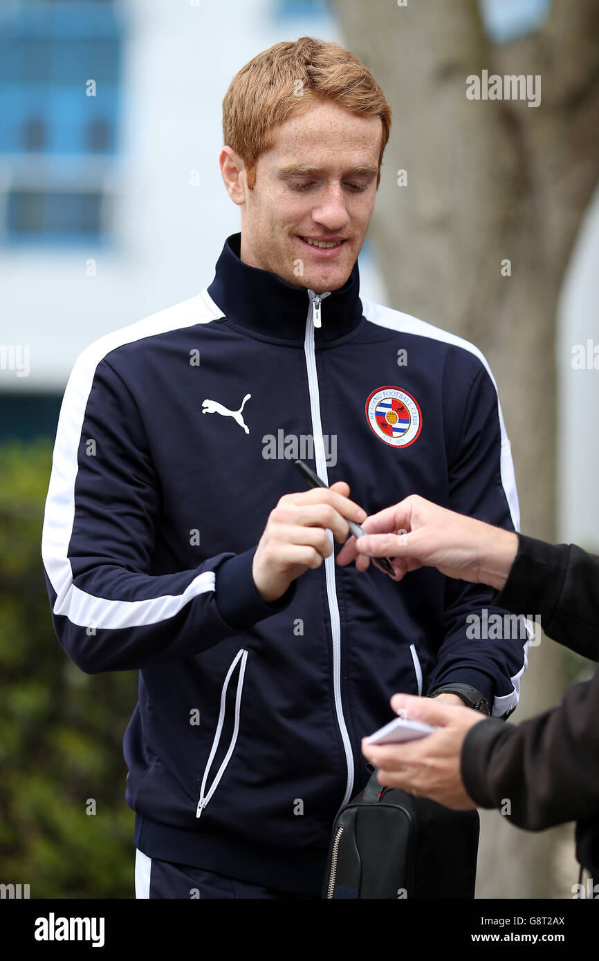 Reading V Cardiff City - Sky Bet Championship - Madejski Stadium. Leading's Alex Fernandez Stockfoto