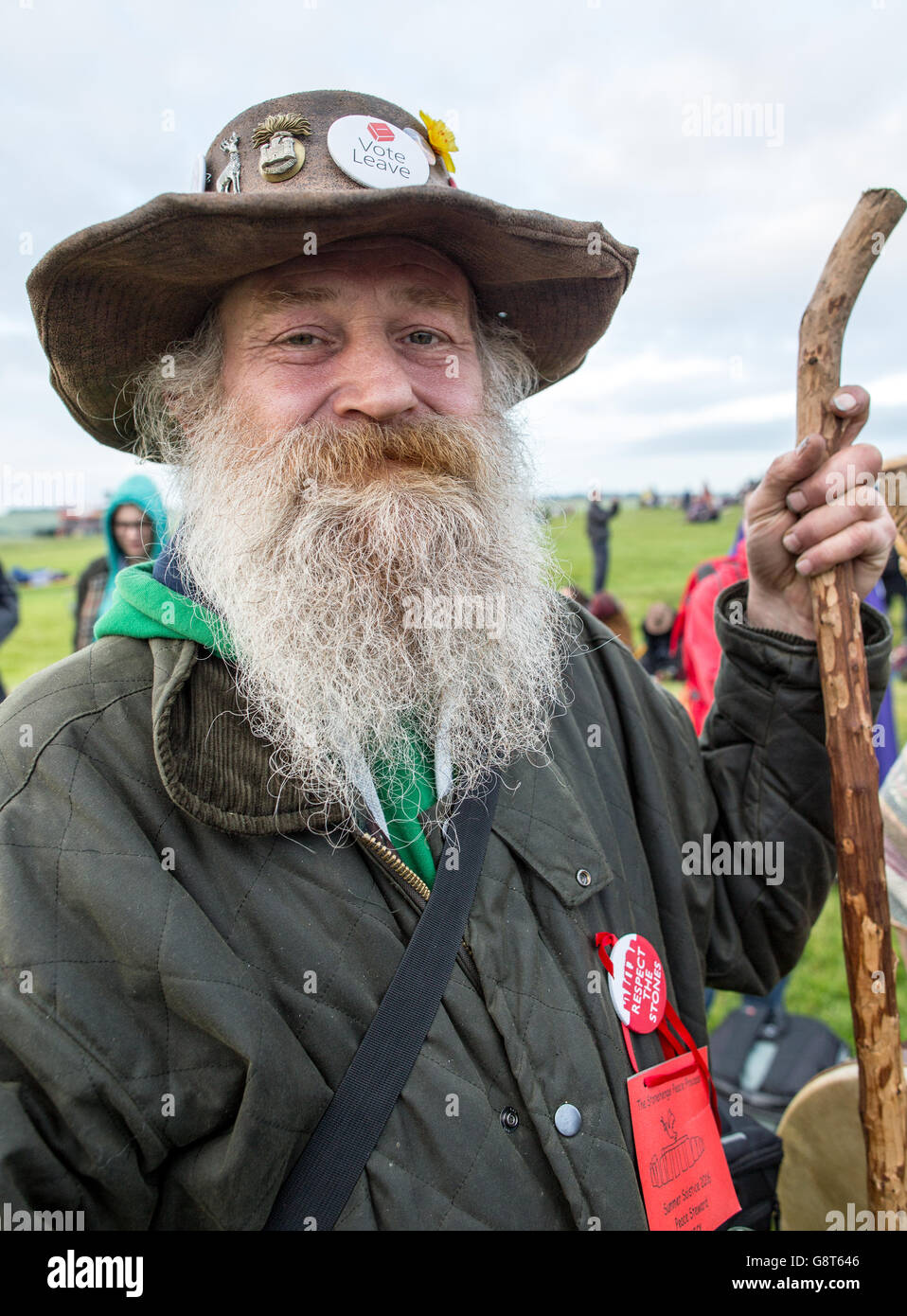 Druide zur Sommersonnenwende bei Stonehenge UK Stockfoto