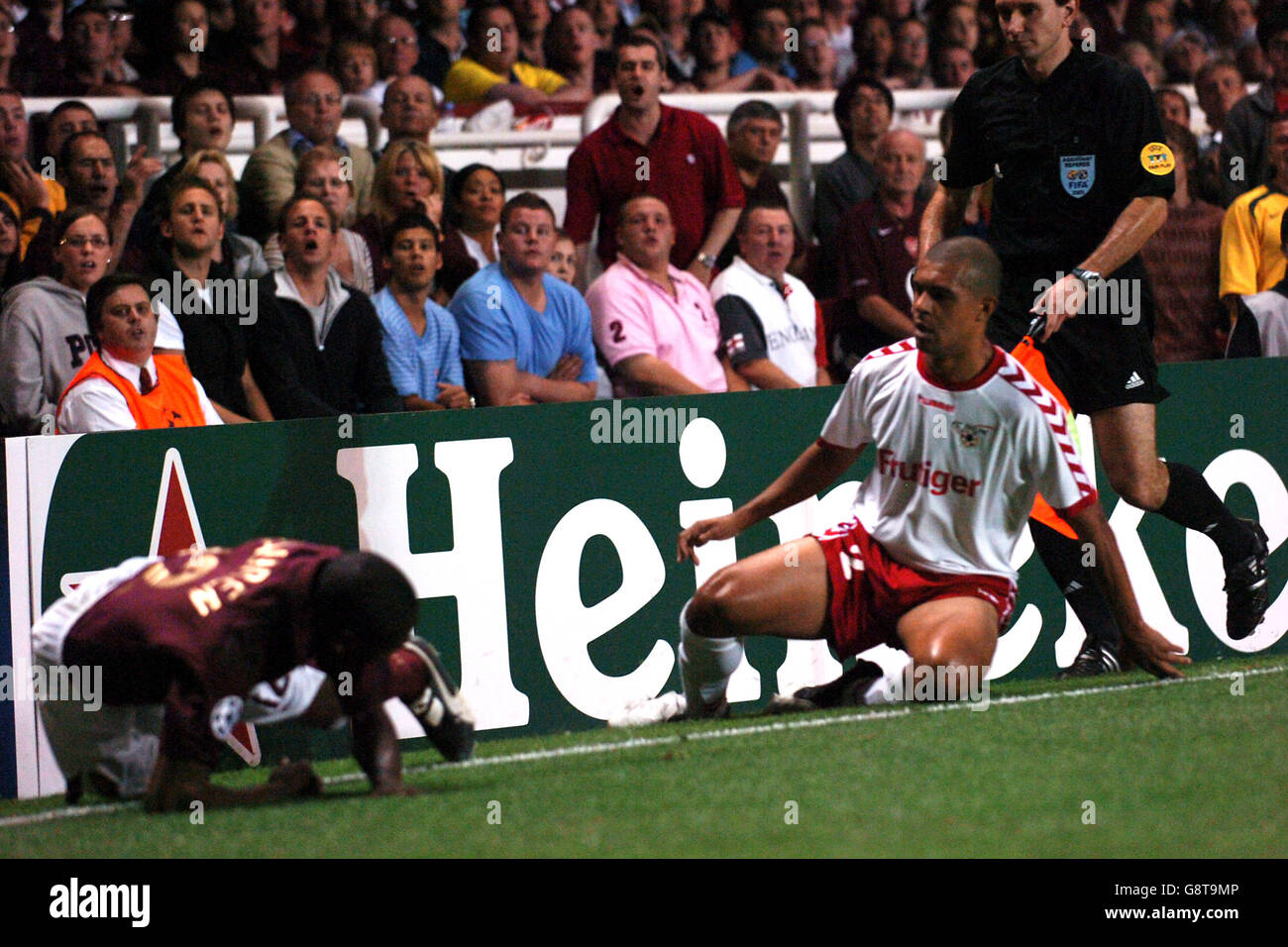 Fussball Uefa Champions League Gruppe B Arsenal V Fc Thun Highbury Stockfotografie Alamy