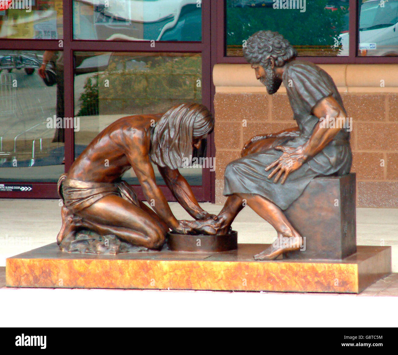 Statue von Jesus einer der Apostel Füße waschen, in Hillandale