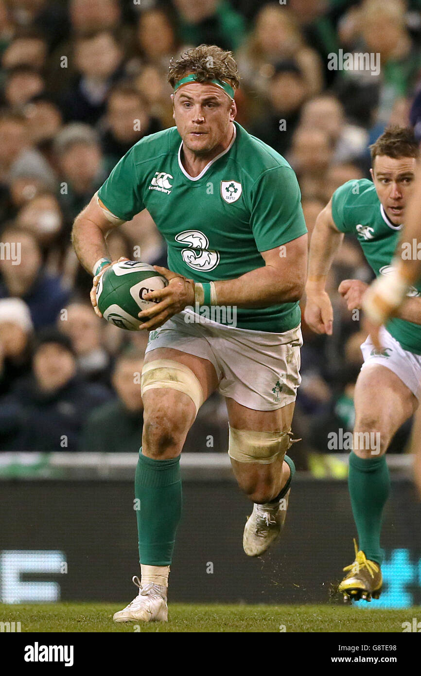 Irlands Jamie Heaslip beim RBS Six Nations-Spiel 2016 im Aviva Stadium in Dublin gegen Schottland. DRÜCKEN Sie VERBANDSFOTO. Bilddatum: Samstag, 19. März 2016. Siehe PA Story RUGBYU Irland. Bildnachweis sollte lauten: Niall Carson/PA Wire. ES GELTEN EINSCHRÄNKUNGEN: . Keine kommerzielle oder werbliche Nutzung ohne vorherige Zustimmung von IRFU. Keine Änderungen oder Eingriffe. Für weitere Informationen rufen Sie bitte +44 (0)115 8447447 an. Stockfoto