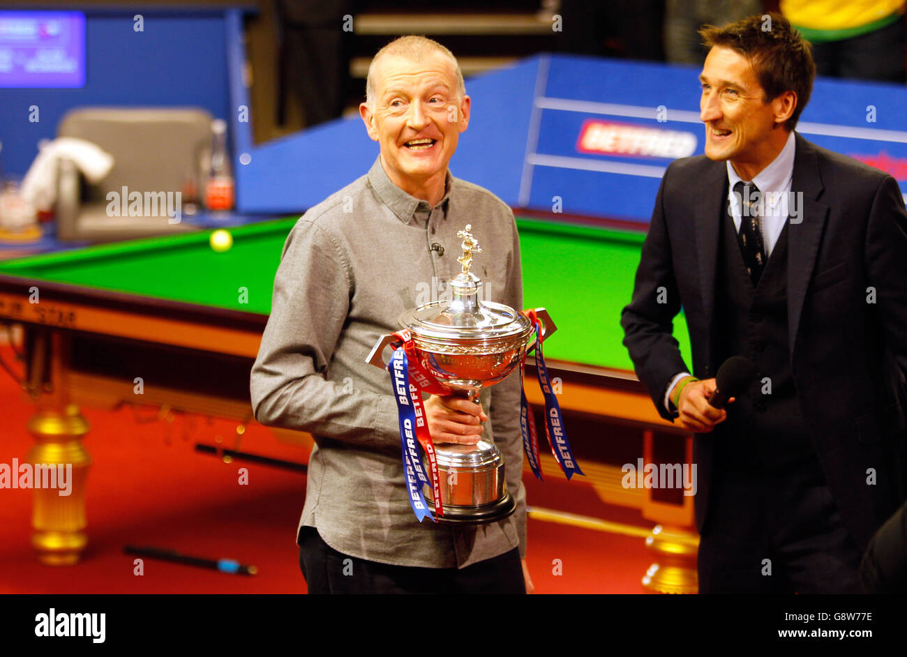 Der Snooker-große Steve Davis hat seinen Ruhestand im Alter von 58