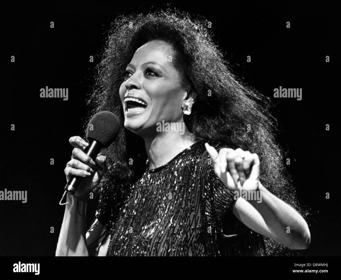 Diana ross im konzert Schwarzweiß-Stockfotos und -bilder - Alamy