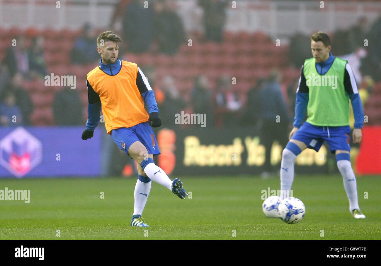 Reading's Oliver Norwood beim Warm-up vor dem Sky Bet Championship-Spiel im Riverside Stadium, Middlesbrough. DRÜCKEN Sie VERBANDSFOTO. Bilddatum: Dienstag, 12. April 2016. Siehe PA Geschichte FUSSBALL Middlesbrough. Bildnachweis sollte lauten: Owen Humphreys/PA Wire. Stockfoto