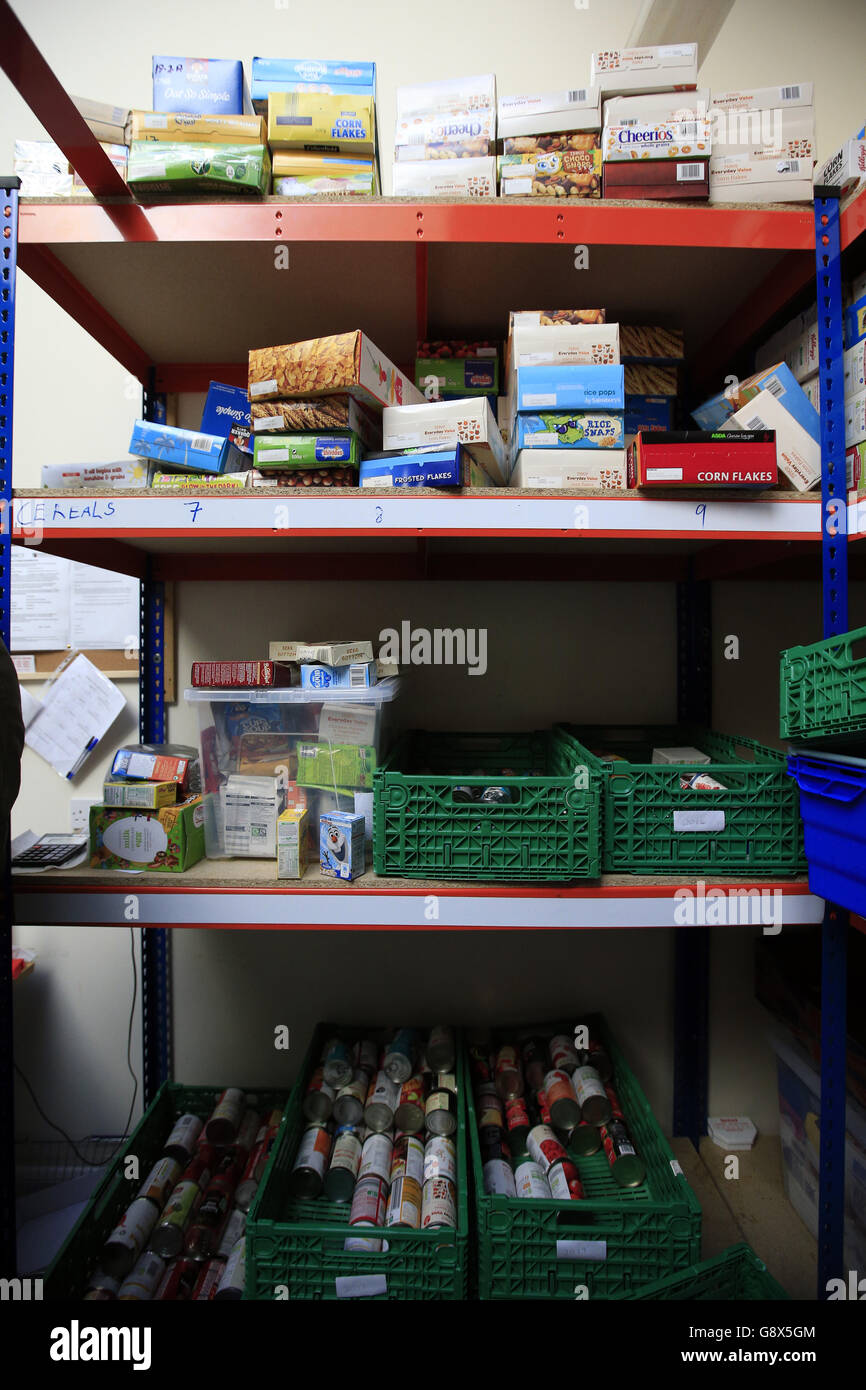 Vorräte an Lebensmitteln im Trussell Trust Brent Foodbank, Neasden, London. Stockfoto