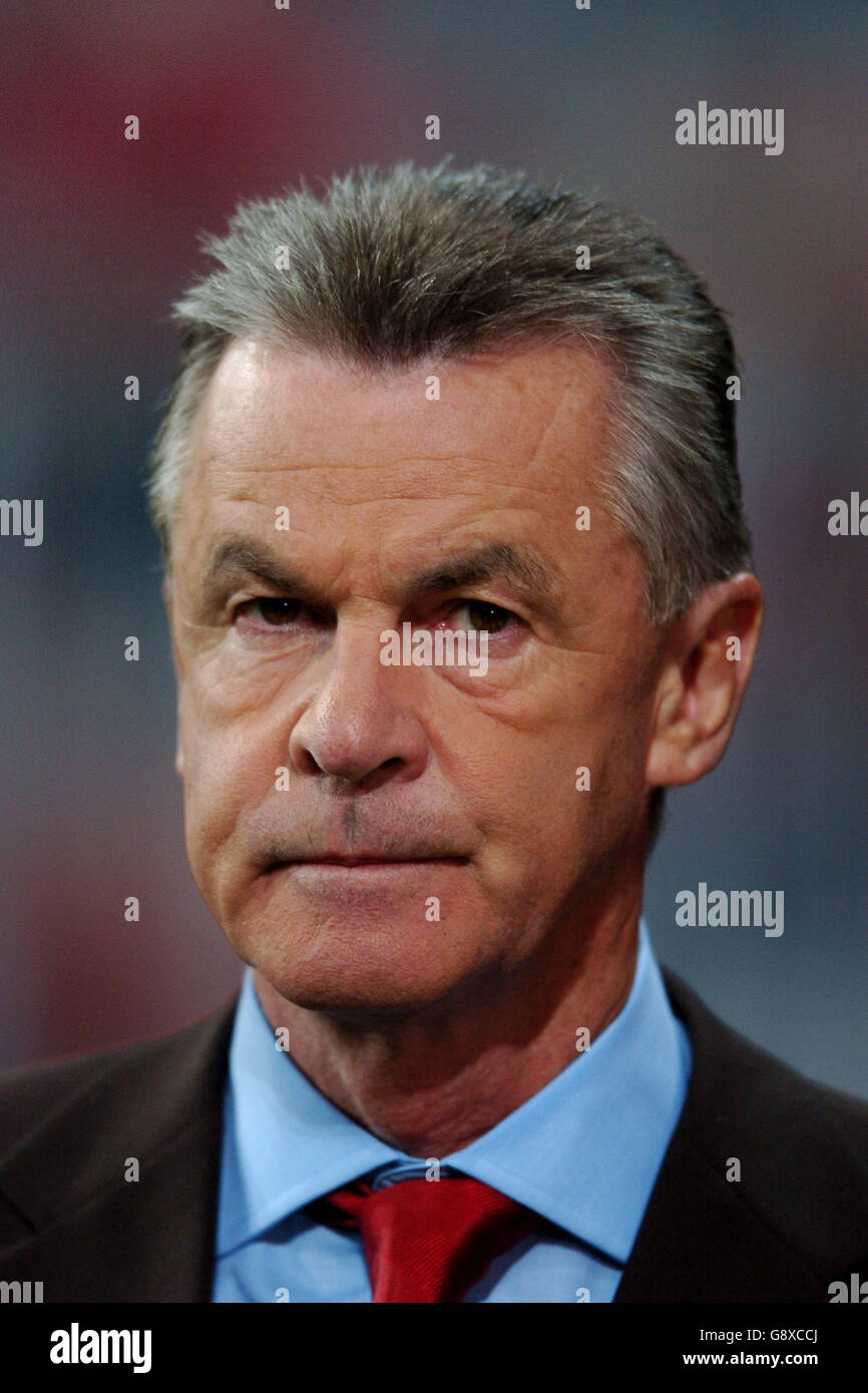 Fußball - UEFA Champions League - Gruppe A - Bayern München / Club Brügge - Allianz Arena. Bayern München-Manager Ottmar Hitzfeld Stockfoto