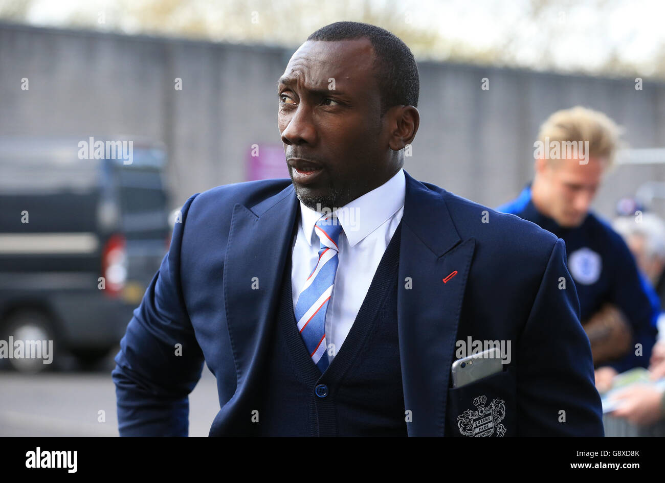 Der Manager der Queens Park Rangers, Jimmy Floyd Hasselbaink, kommt vor dem Sky Bet Championship-Spiel zwischen Burnley und Queens Park Rangers in Turf Moor an. Stockfoto