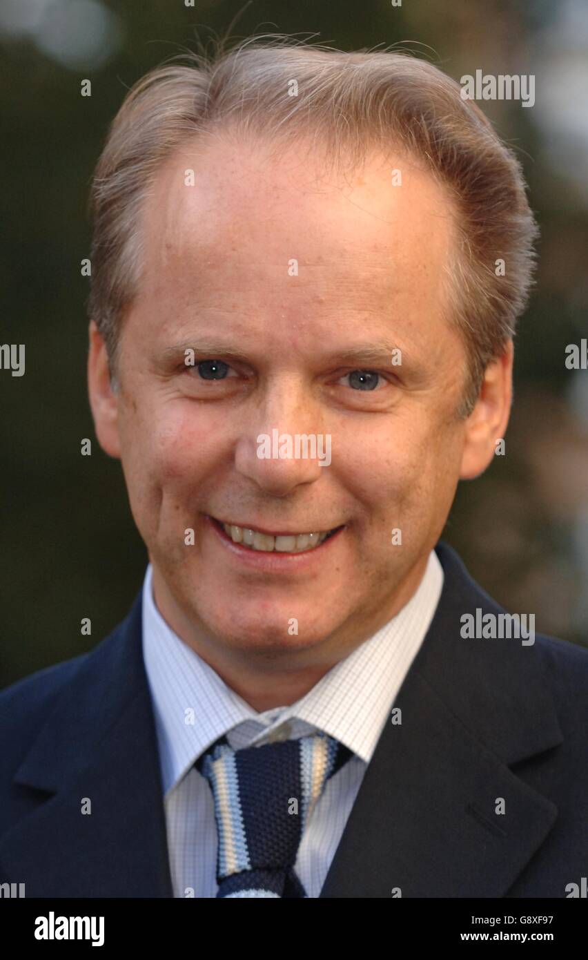 Regisseur Nick Park kommt zur britischen Premiere von „Wallace & Gromit: The Curse of the We-Rabbit“ auf dem Odeon Leicester Square. Stockfoto