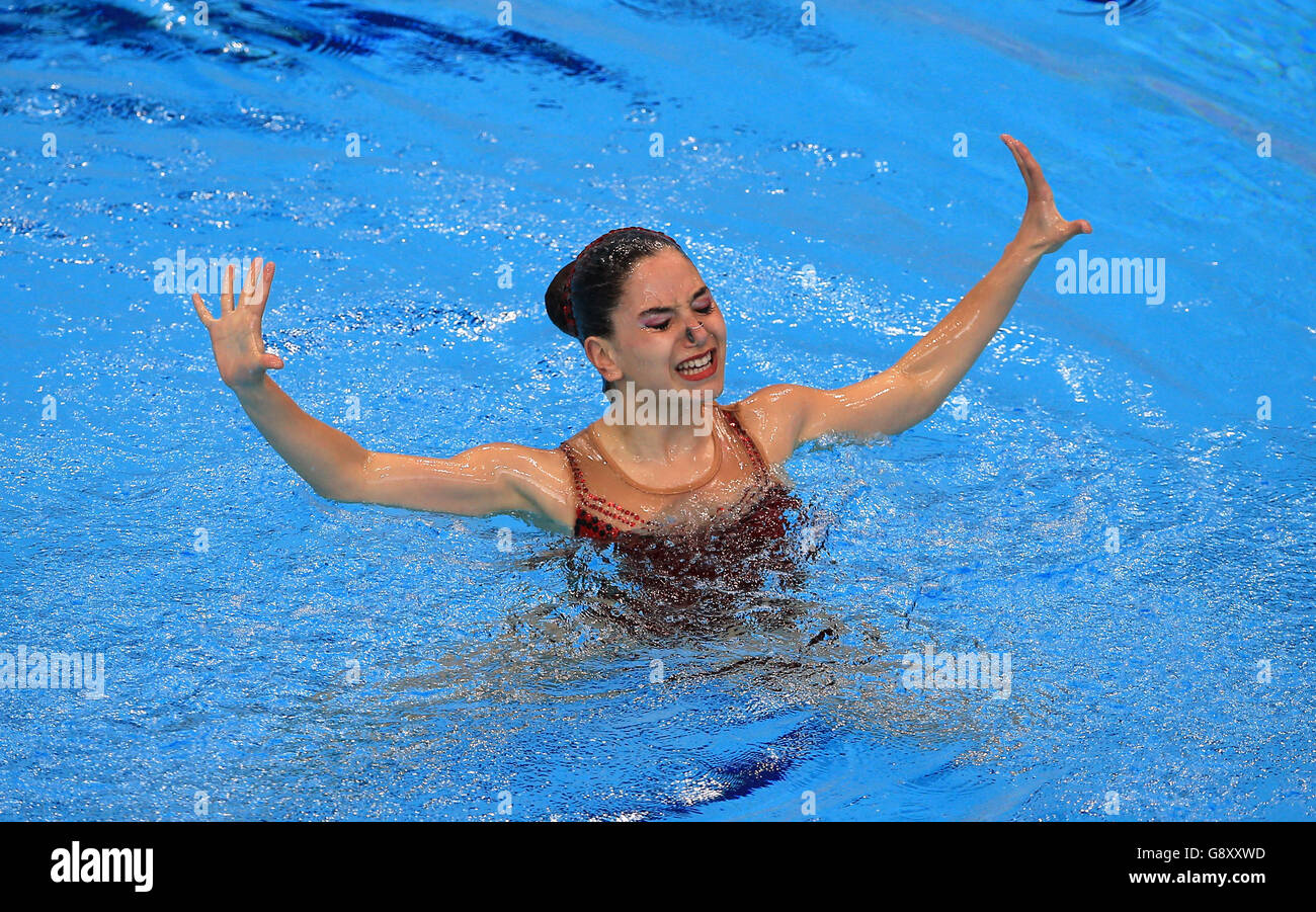 Die Portugalerin Ana Isabel Baptista während des freien, vorab synchronisierten Schwimmens am ersten Tag der Europameisterschaft im Londoner Wassersportzentrum in Stratford. DRÜCKEN SIE VERBANDSFOTO. Bilddatum: Montag, 9. Mai 2016. Sehen Sie sich die Geschichte von PA DIVING London an. Das Foto sollte lauten: John Walton/PA Wire. Stockfoto