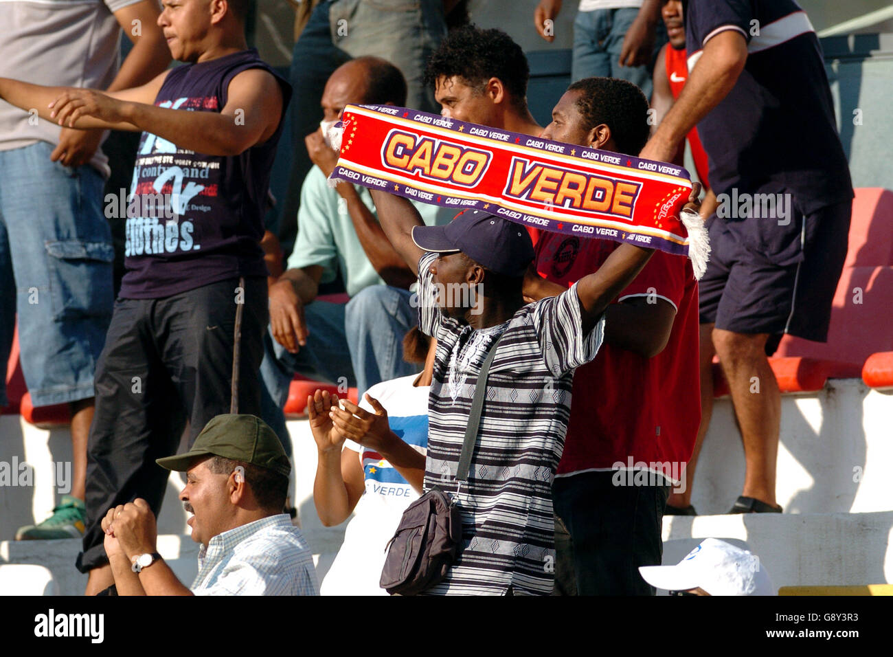 Fußball - International freundlich - Angola / Kapverdische Inseln - Estadio Jose Gomes. Fans der Kapverdischen Inseln zeigen Unterstützung für ihr Team Stockfoto