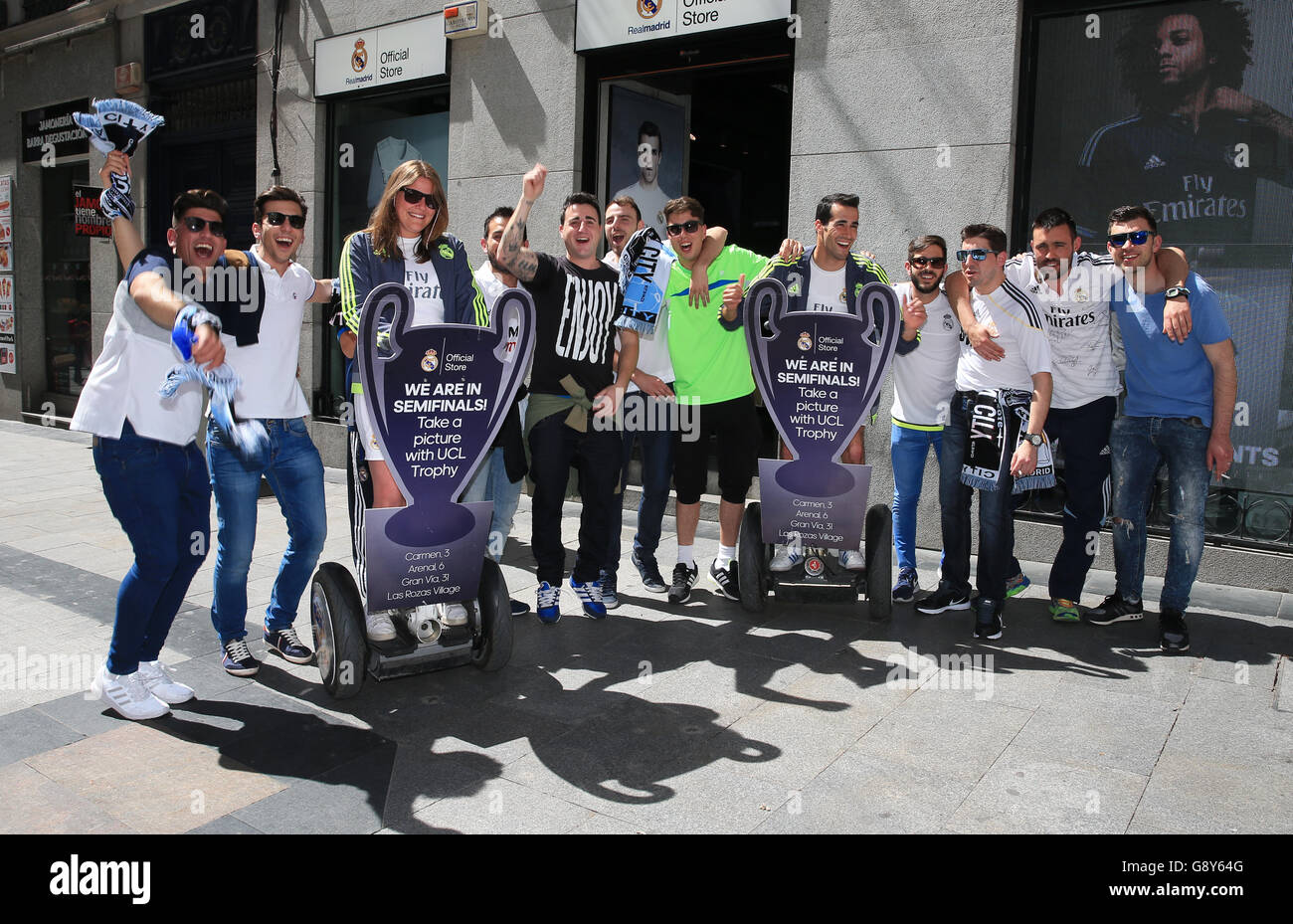 Real Madrid-Fans in Madrid vor dem UEFA Champions League Halbfinale, Second Leg Spiel zwischen Real Madrid und Manchester City Stockfoto