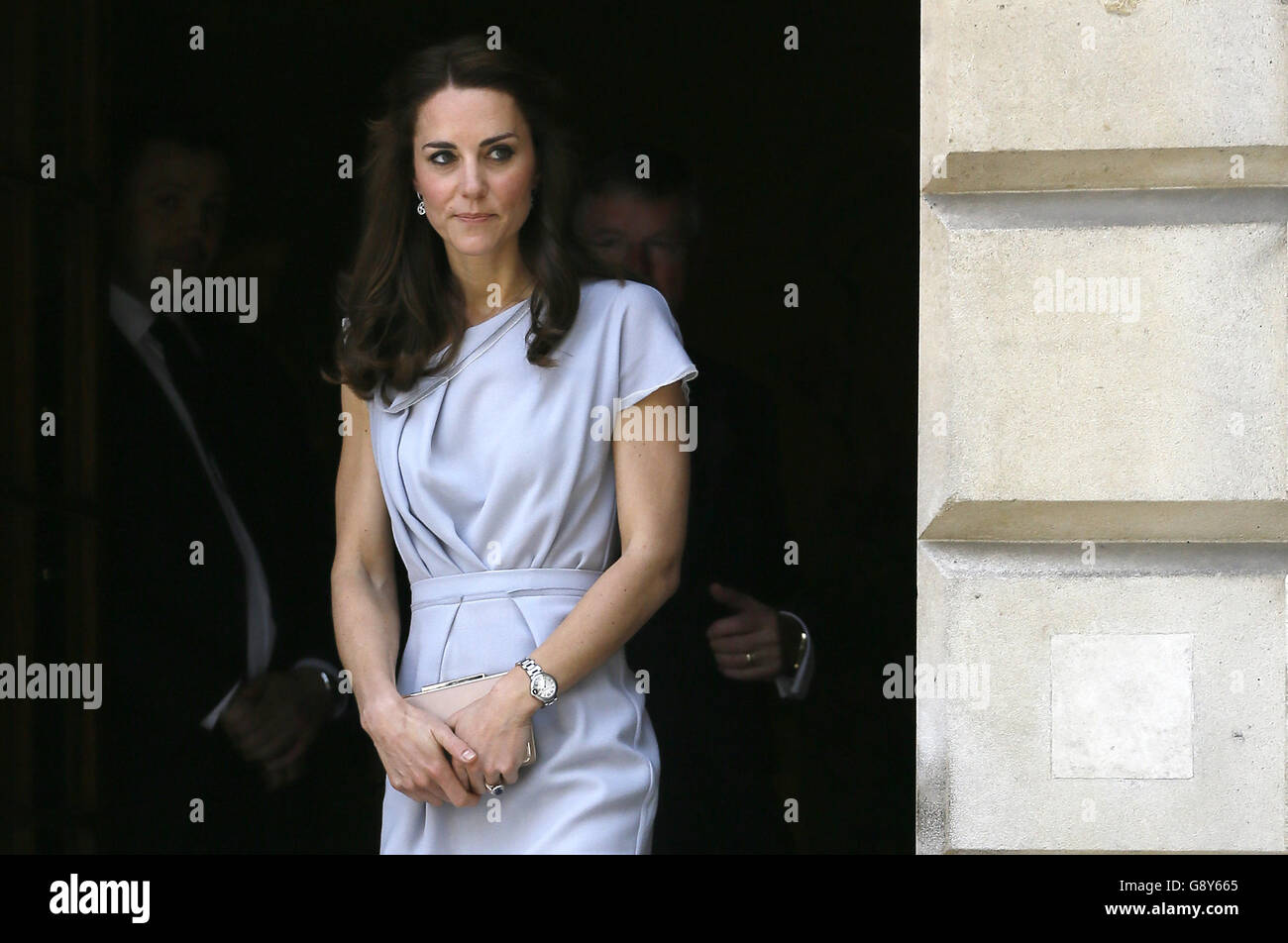 Die Herzogin von Cambridge geht nach einem Mittagessen zur Unterstützung des Anna Freud Centre im Spencer House, London. Stockfoto