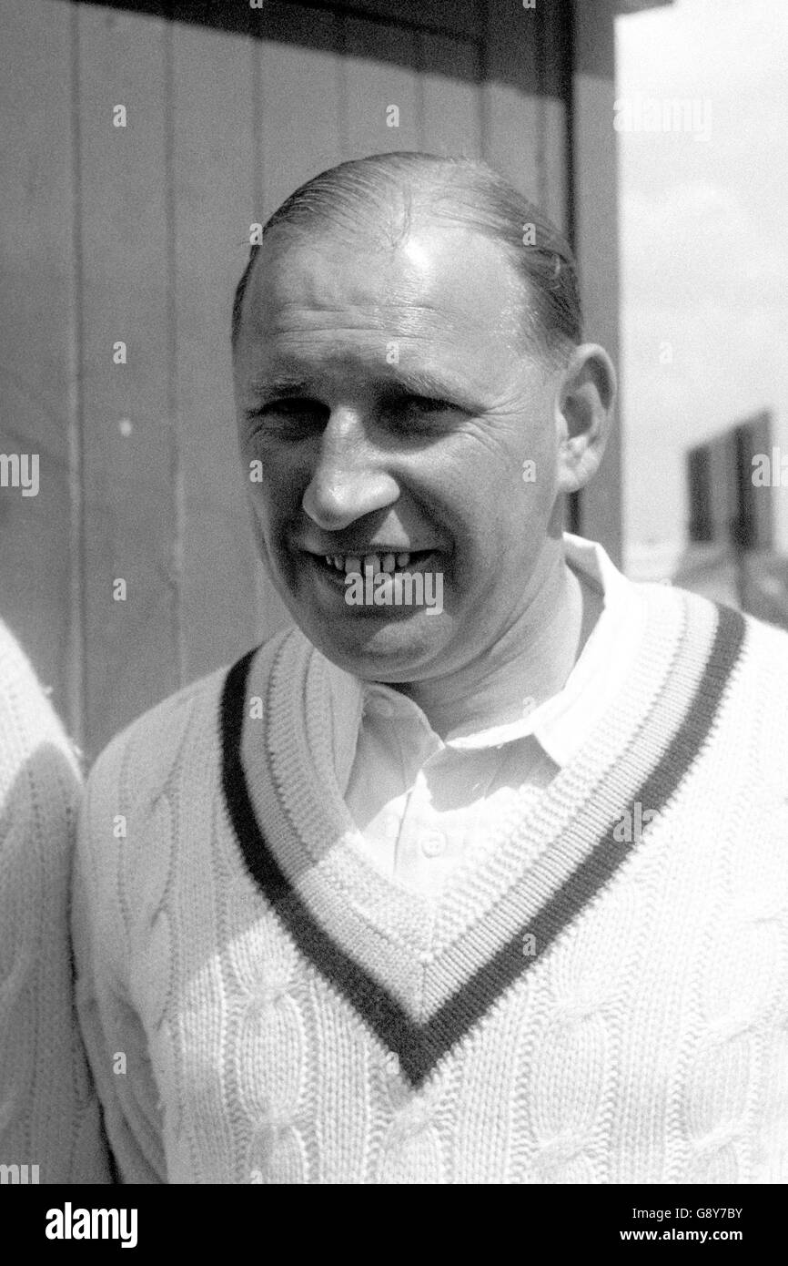 Cricket - Derbyshire County Cricket Club - Photocall. Arnold Hamer, Derbyshire C. C. C. C. C. C. Stockfoto