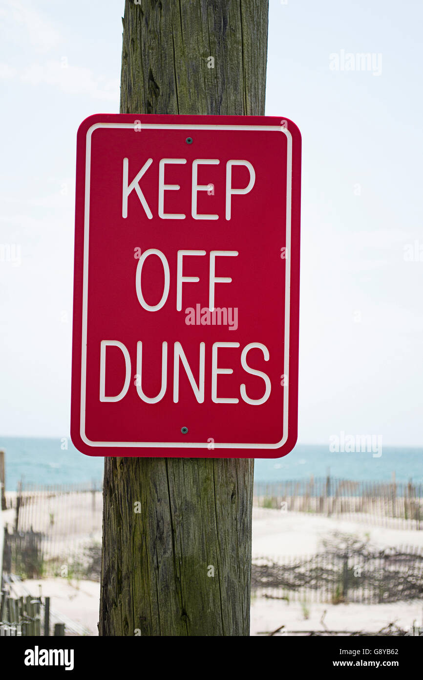 Ein Donjon aus Dünen Schild am Strand auf Fire Island. Stockfoto