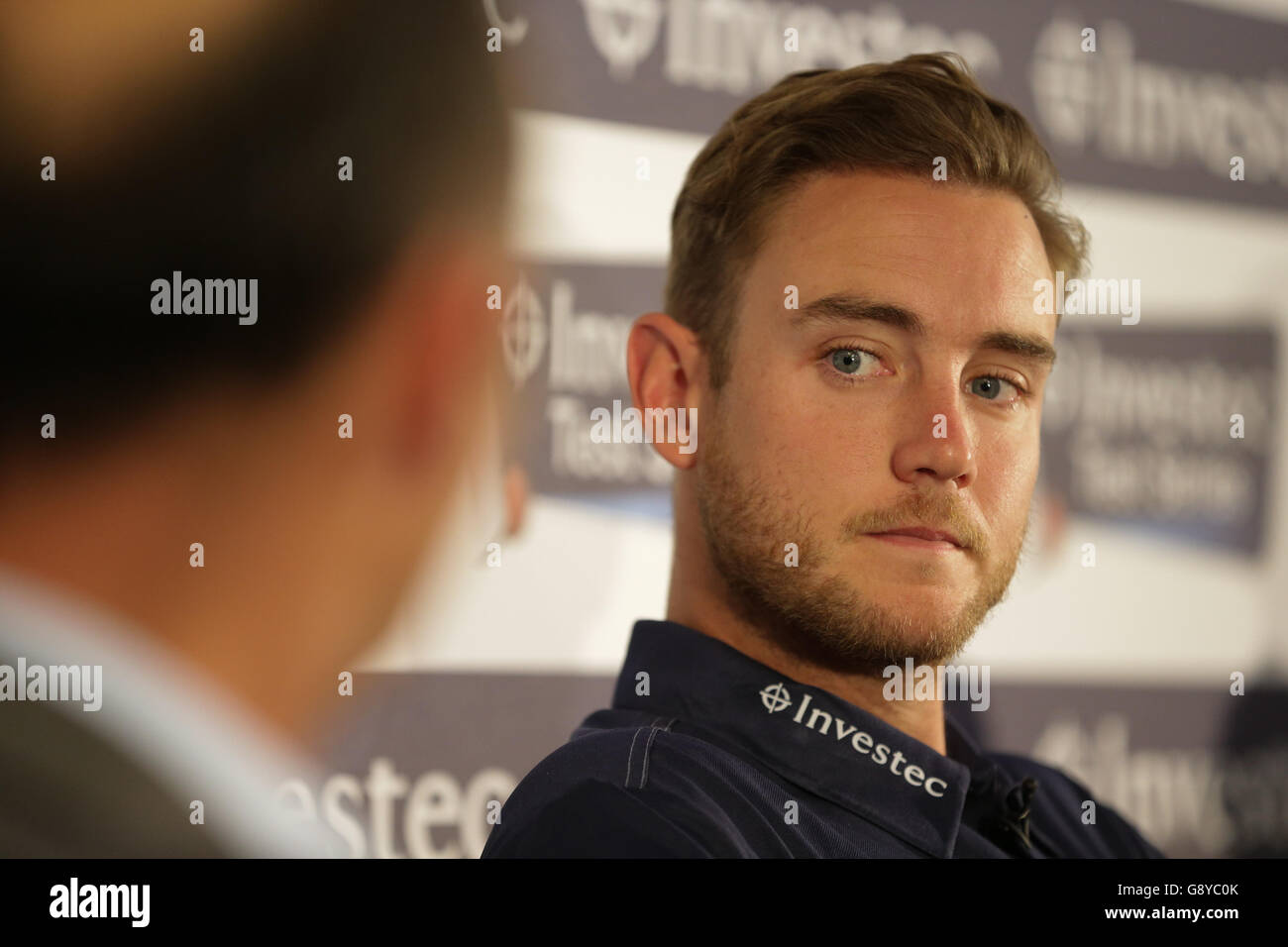 Stuart Broad während der offiziellen Einführung der Investec Test Series bei der Investec Bank, London. DRÜCKEN SIE VERBANDSFOTO. Bilddatum: Donnerstag, 12. Mai 2016. Siehe PA Geschichte CRICKET England. Bildnachweis sollte lauten: Daniel Leal-Olivas/PA Wire. Stockfoto