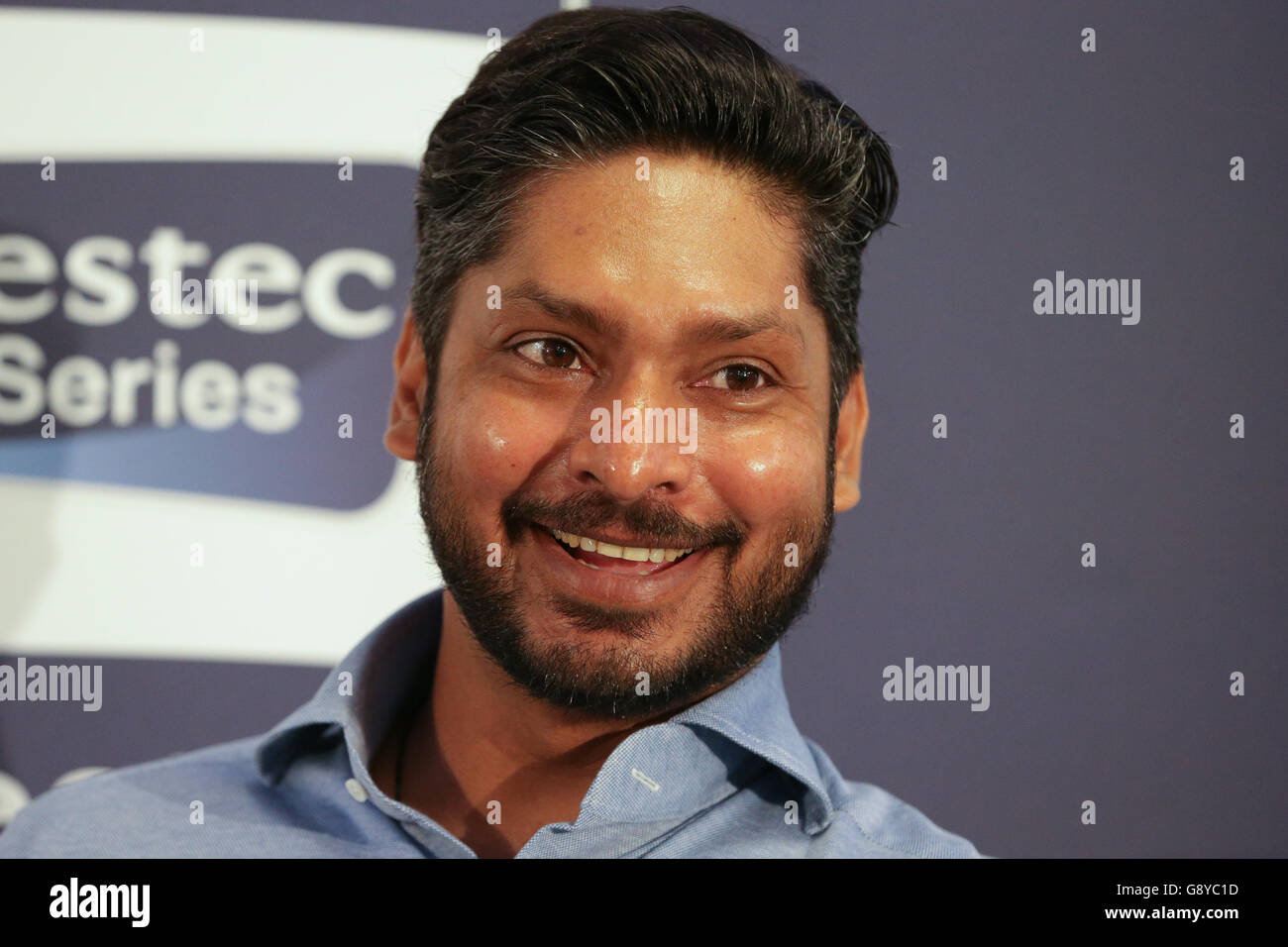 Kumar Sangakkara beim offiziellen Start der Investec Test Series bei der Investec Bank, London. Stockfoto
