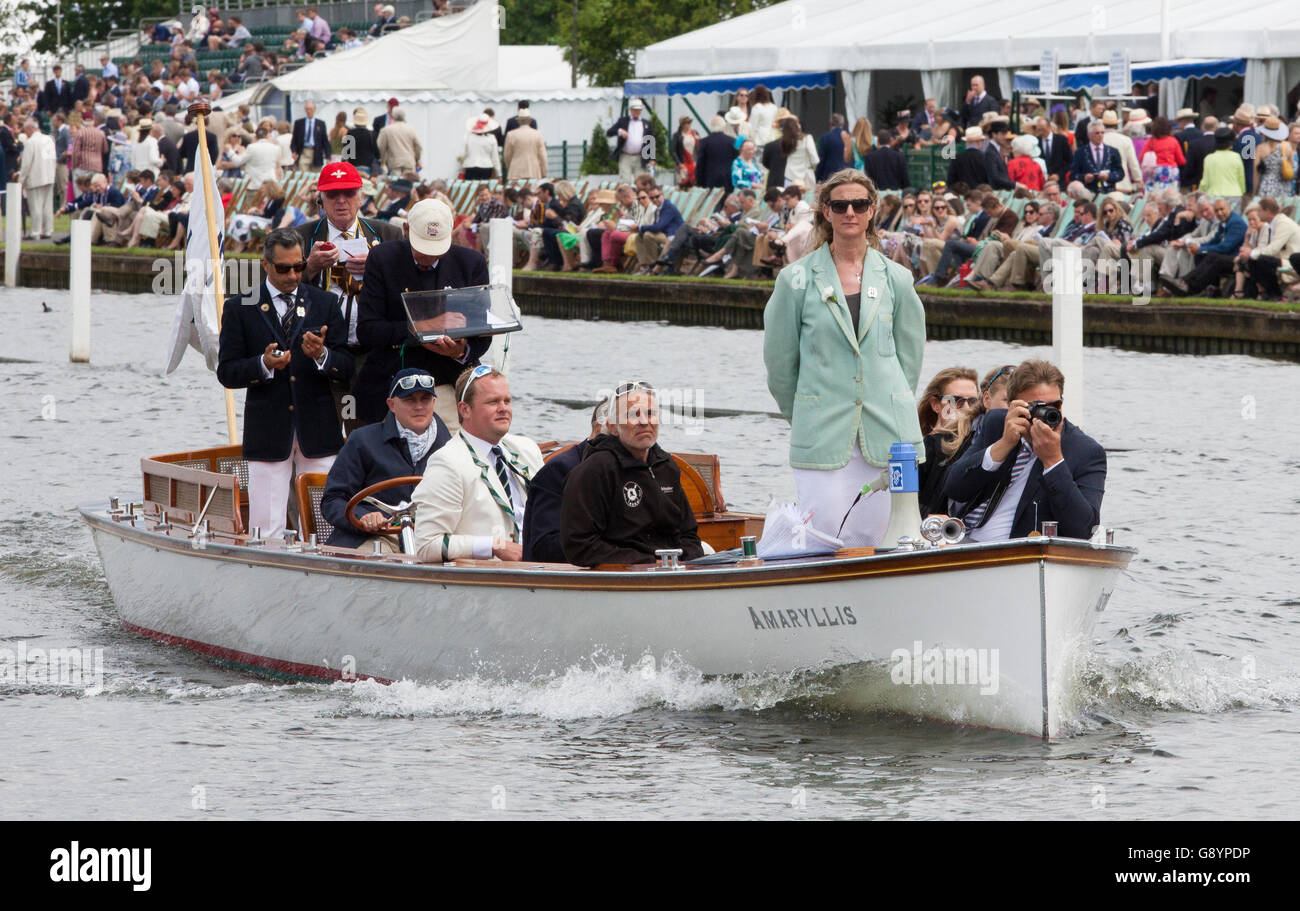 Henley on Thames, Oxfordshire, Vereinigtes Königreich. 30. Juni 2016. Sarah Winckless ist der erste weibliche Schiedsrichter bei der Henley Royal Regatta geworden. Sarah gewann Bronze bei den Olympischen Spielen 2004 in Athen und Gold bei den Weltmeisterschaften 2005 und 2006. Sie zog sich von Rudern im Jahr 2009 und erhielt die MBE im Jahr 2015. Bildnachweis: Allan Staley/Alamy Live-Nachrichten Stockfoto