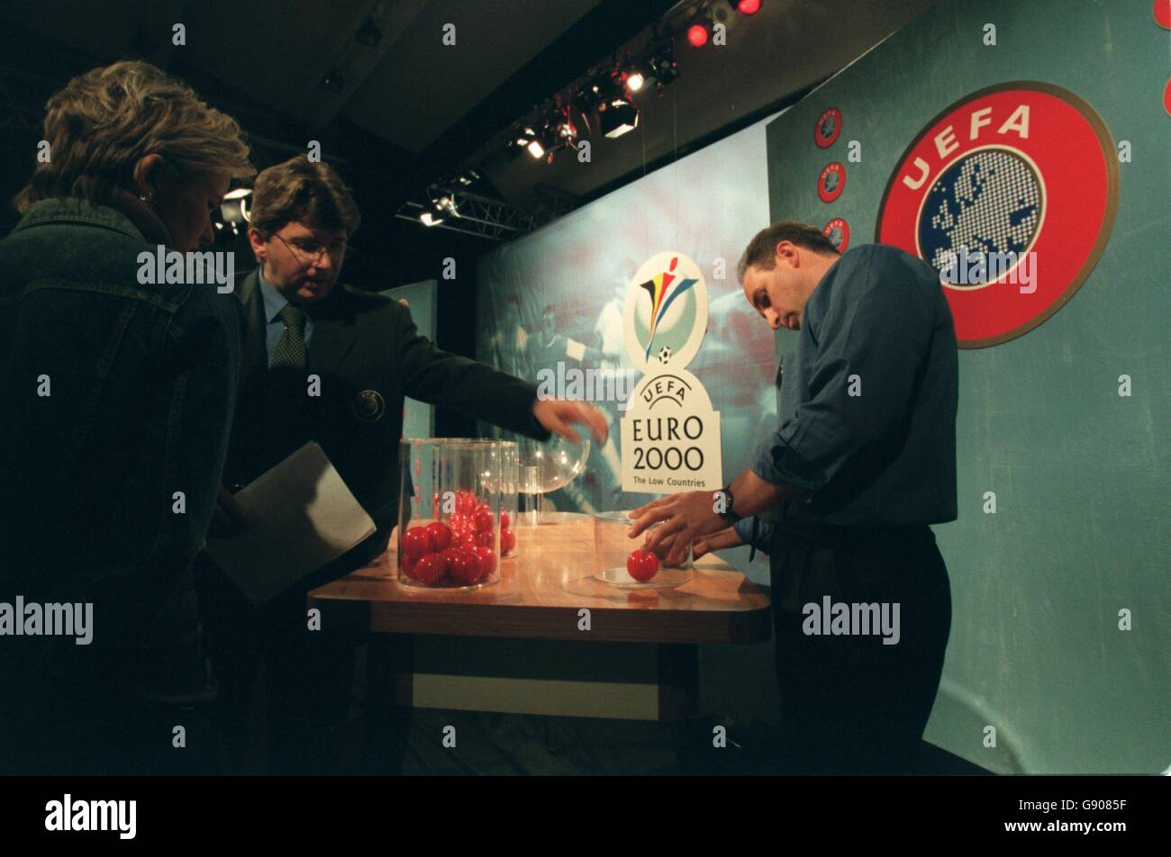 Internationale Fußball - Euro 2000 Qualifying Draw (Probe) Stockfoto