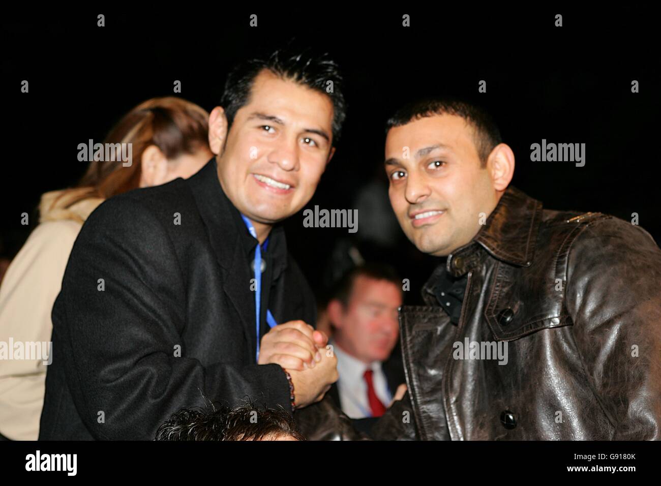 Boxen - IBF/WBA Light-Welterweight Titel Vereinigungskampf - Ricky Hatton / Carlos Mausa - Sheffield Arena. Marco Antonio barrera und Prinz Naseem Hamed Stockfoto