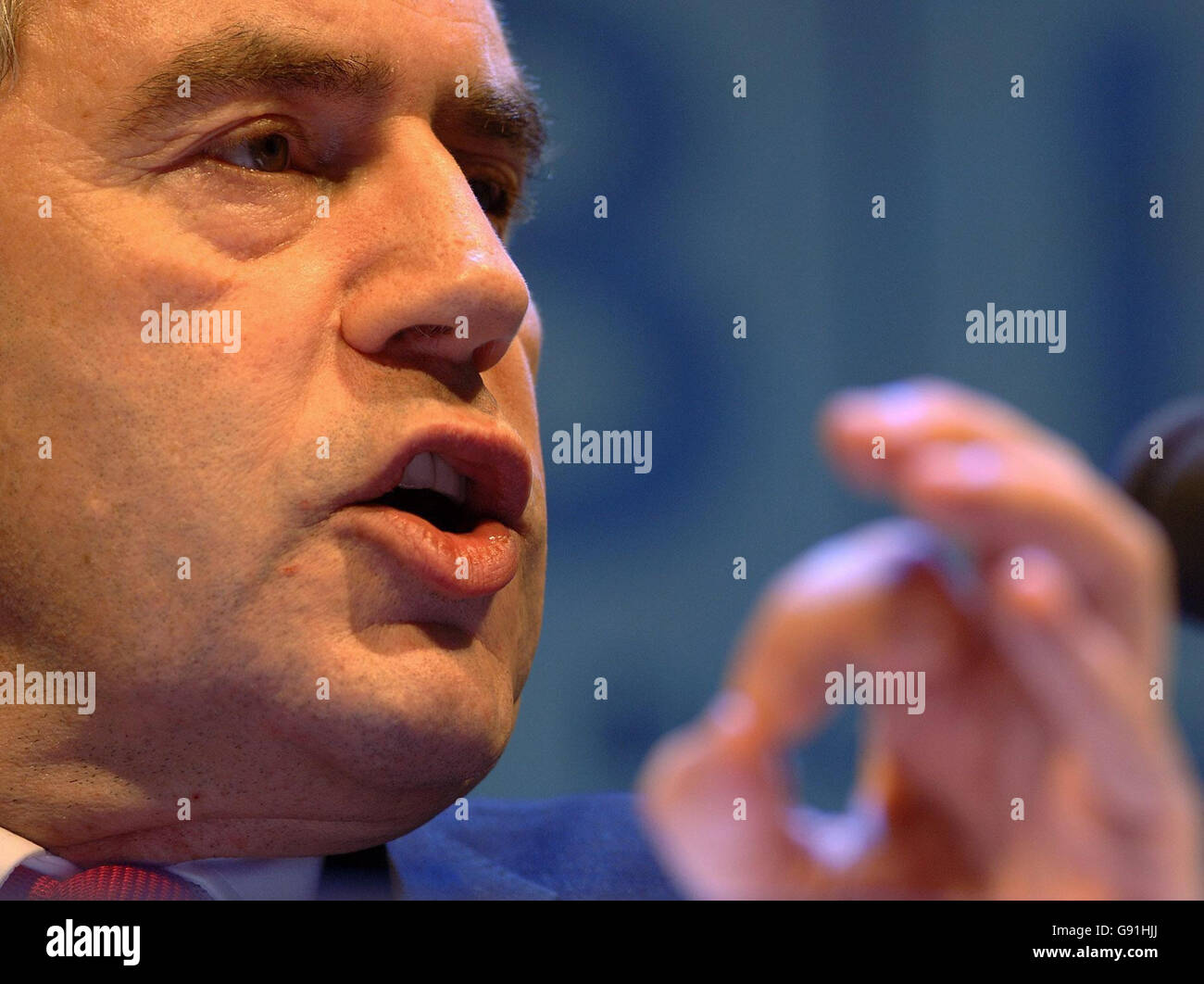 Schatzkanzler Gordon Brown spricht auf der jährlichen Konferenz des britischen Industrieverbands im Zentrum von London. Stockfoto