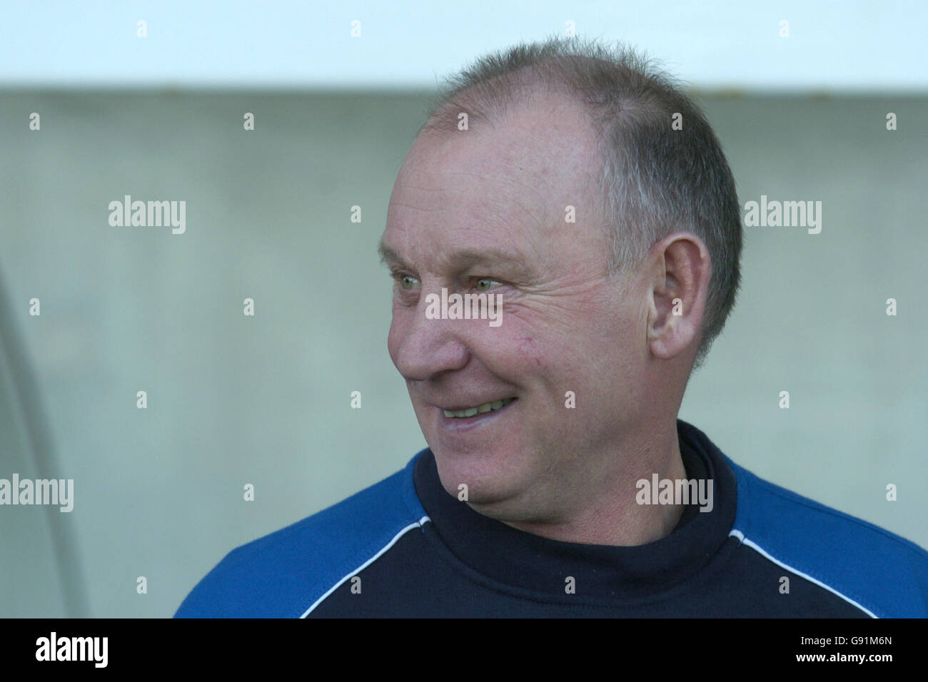 Fußball - Coca-Cola Football League Two - Oxford United / Wrexham - Kassam Stadium. Denis Smith, Manager von Wrexham Stockfoto