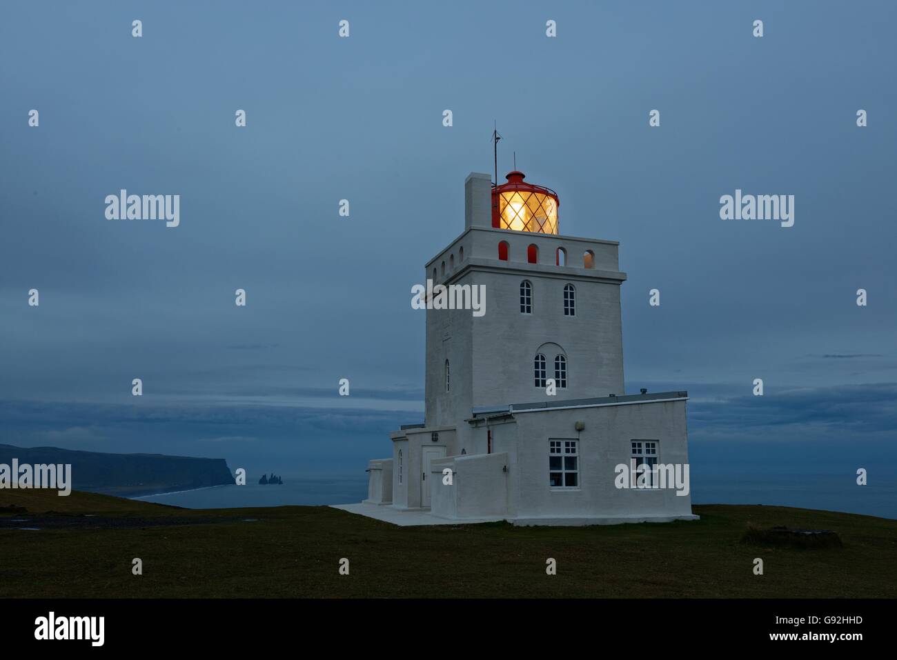 Leuchtturm am Kap Dyrhólaey, in der Nähe von Vik ich Myrdal, Island, Island, Südeuropa Stockfoto