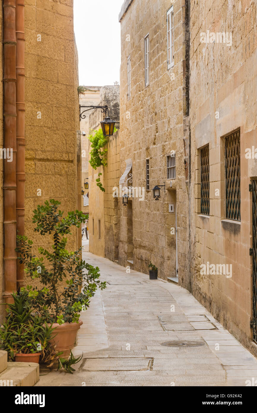 Stille und magische Gasse in Mdina, Malta - alte Hauptstadt und der Stille von Malta - mittelalterliche Stadt Stockfoto