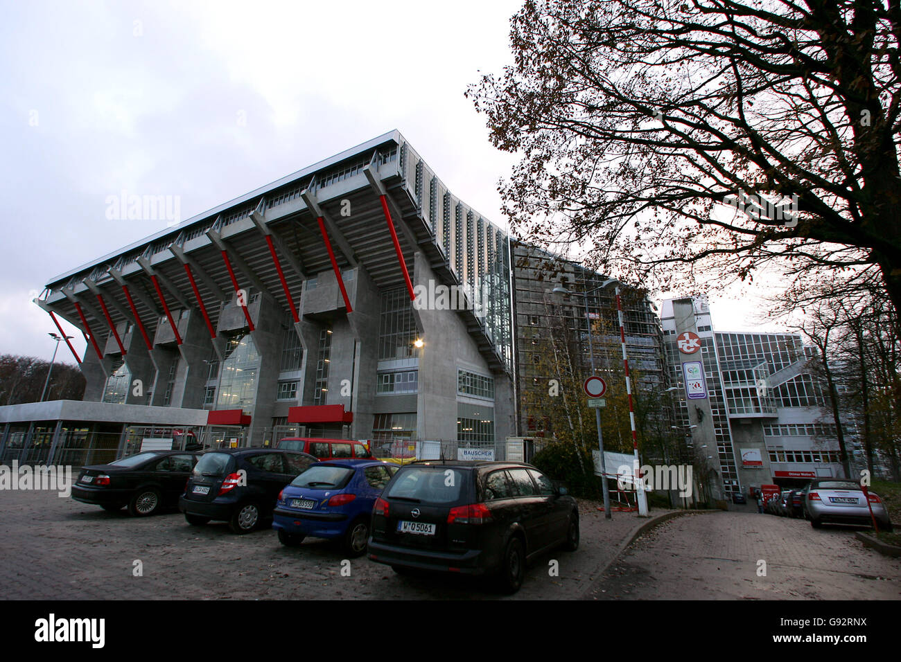 Fußball - FIFA Fußball-Weltmeisterschaft 2006 Stadien - Fritz Walter Stadion - Kaiserslautern. Gesamtansicht des Fritz-Walter-Stadions Stockfoto