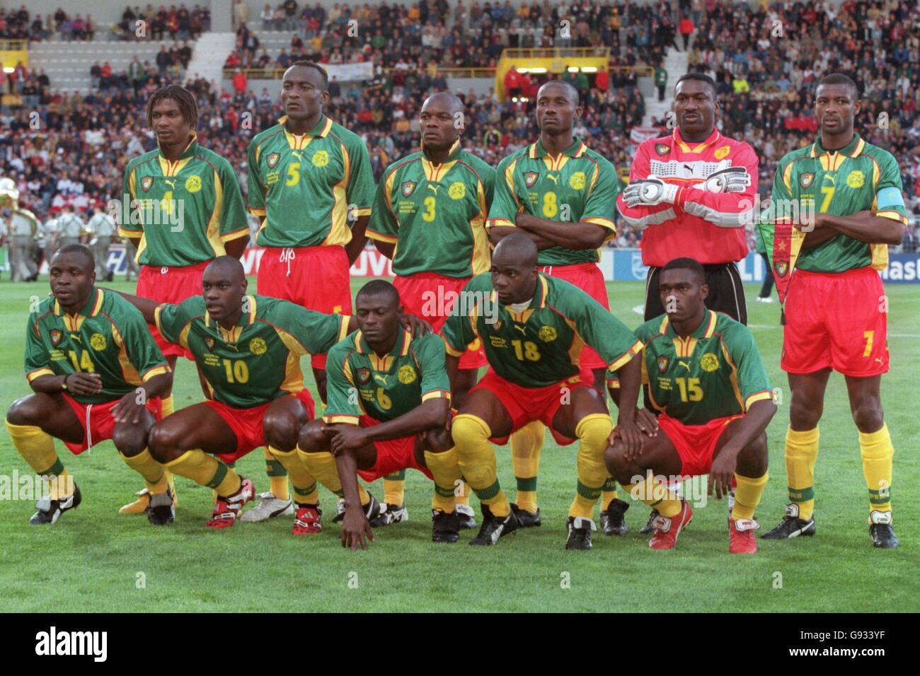 Fußball - Weltmeisterschaft Frankreich 98 - Gruppe B - Kamerun gegen  Österreich. Kamerun-Teamgruppe Stockfotografie - Alamy