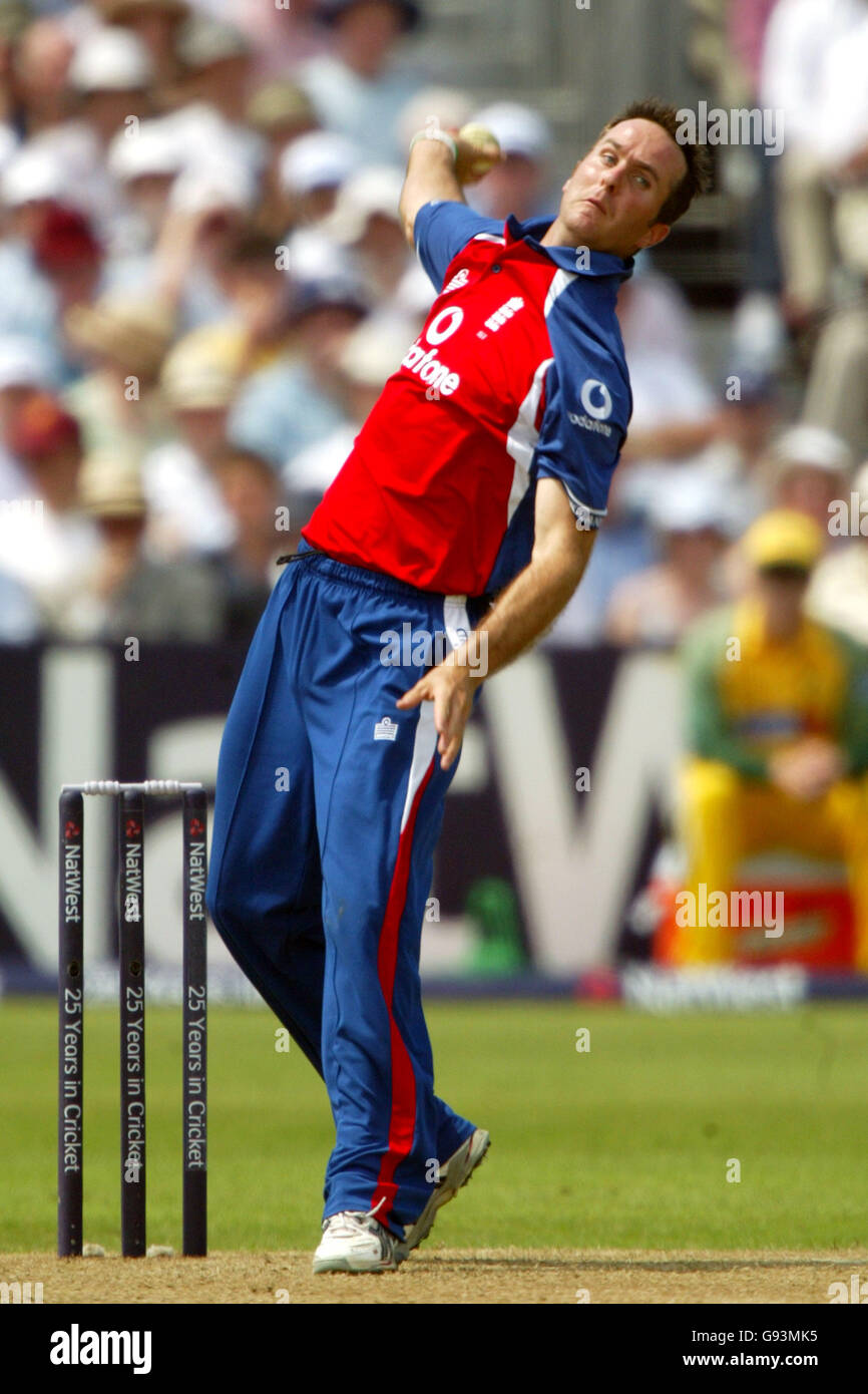 Cricket - The NatWest International Triangular Series - England - Australien - County Ground. Michael Vaughan, England Stockfoto