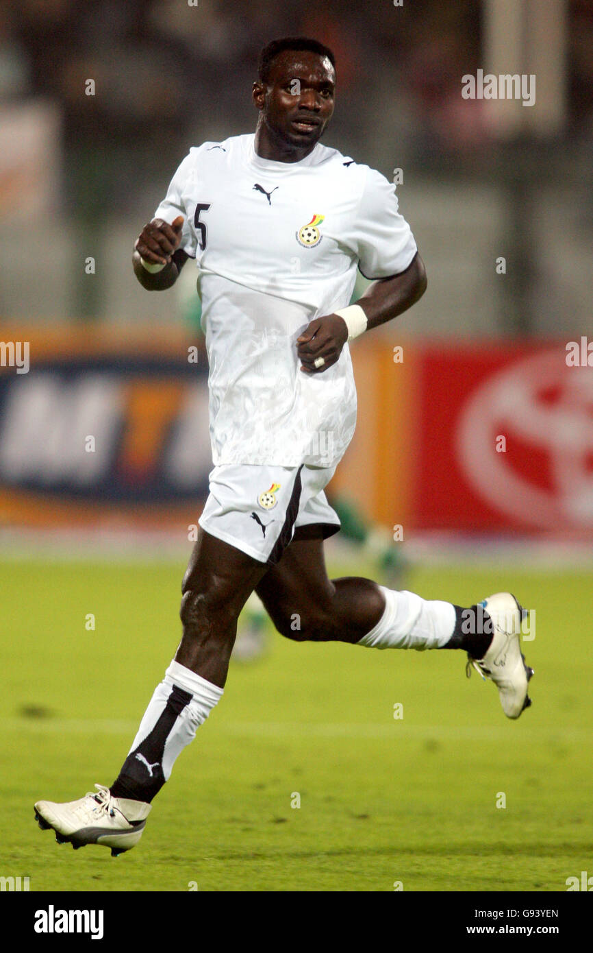 Fußball - Afrikanischer Fußballpokal 2006 - Gruppe D - Nigeria - Ghana - Port Said Stadium. John Mensah, Ghana Stockfoto