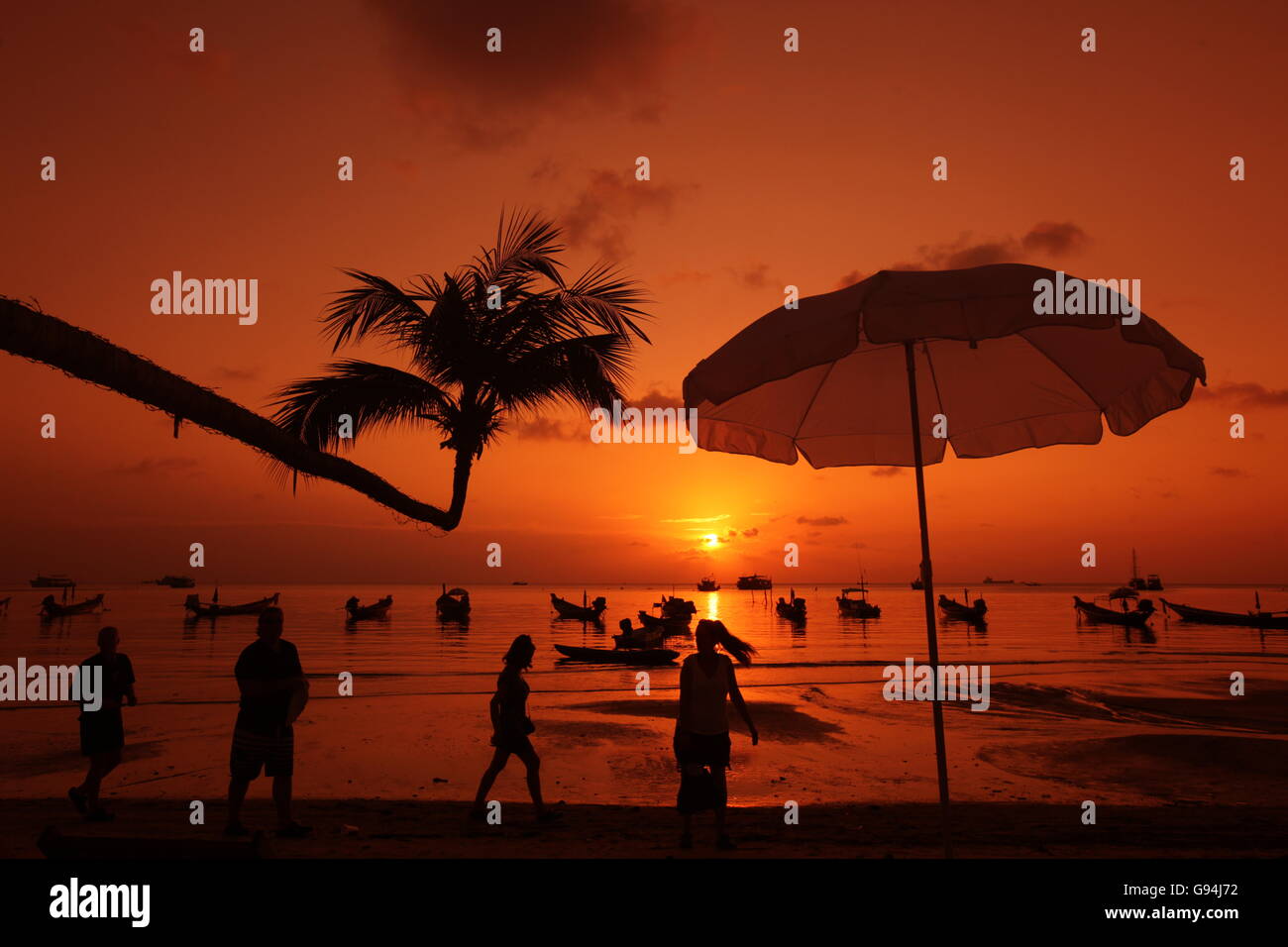 der Strand von Hat Sai Ri auf Thel Ko Tao Insel im Golf von Thailand im Südosten von Thailand in Südostasien. Stockfoto