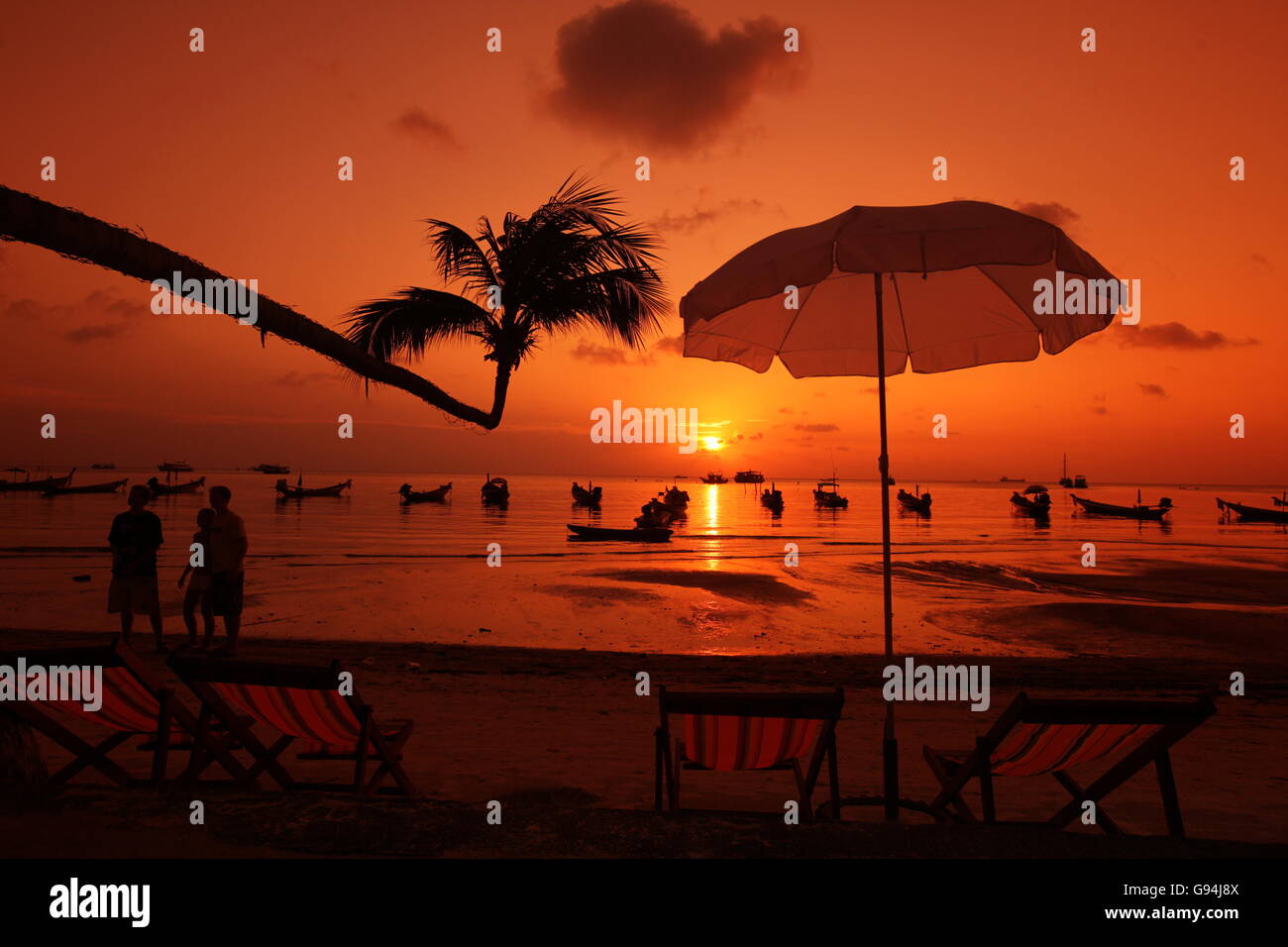der Strand von Hat Sai Ri auf Thel Ko Tao Insel im Golf von Thailand im Südosten von Thailand in Südostasien. Stockfoto