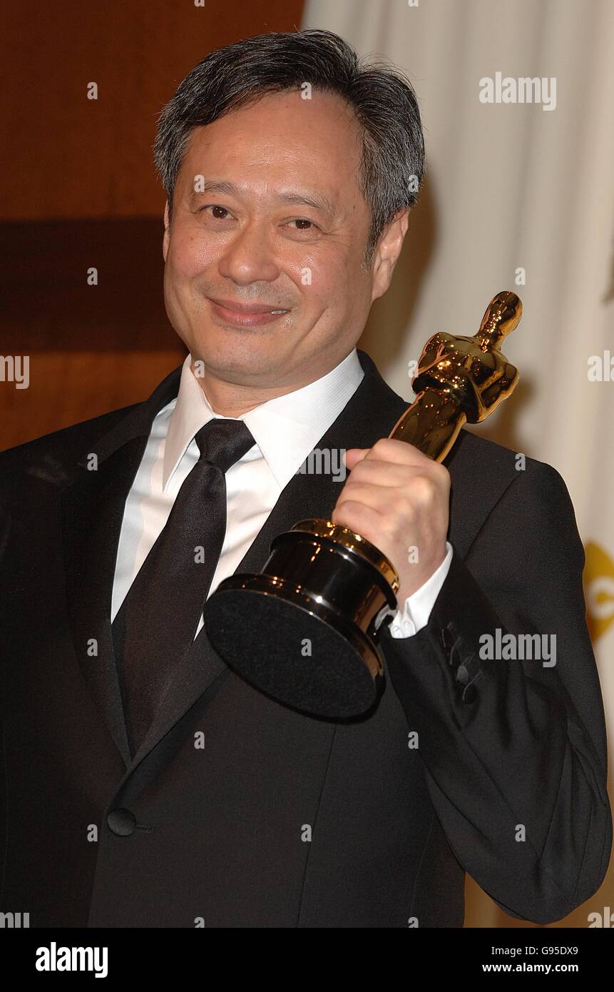 Academy Awards – Oscars – Kodak Theatre. Ang Lee mit dem Award for Achievement in Reging for Brokeback Mountain Stockfoto