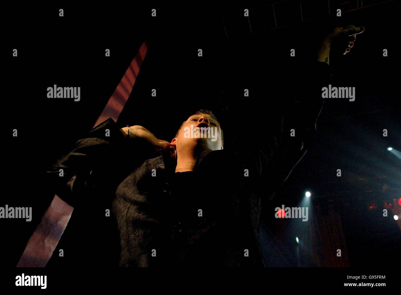 Lee Ryan im Konzert, im Shepherds Bush Empire, West London, Dienstag, 14. Februar 2006. DRÜCKEN SIE VERBANDSFOTO. Bildnachweis sollte lauten: Steve Parsons/PA Stockfoto
