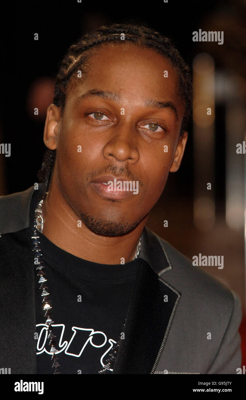 Lemar kommt am Mittwoch, den 15. Februar 2006, bei den Brit Awards 2006 in Earls Court, West London an. Siehe PA Story SHOWBIZ Brits. DRÜCKEN SIE VERBANDSFOTO. Der Bildnachweis sollte lauten: Ian West/PA Stockfoto