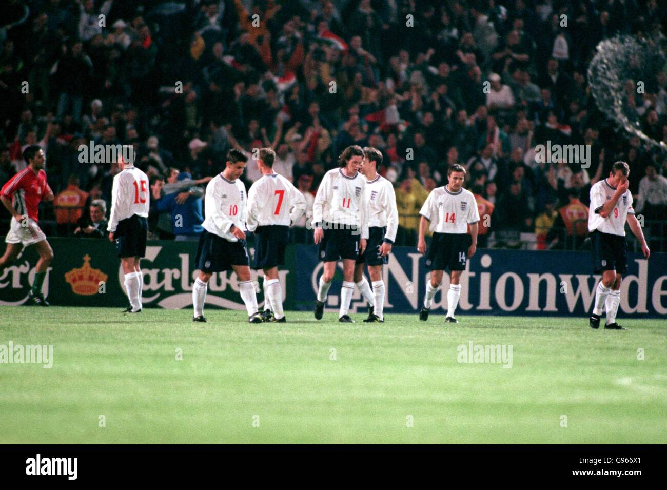 Fußball - freundlich - Ungarn gegen England. England Spieler stehen dejected, nachdem Ungarn den Ausgleich erzielt Stockfoto