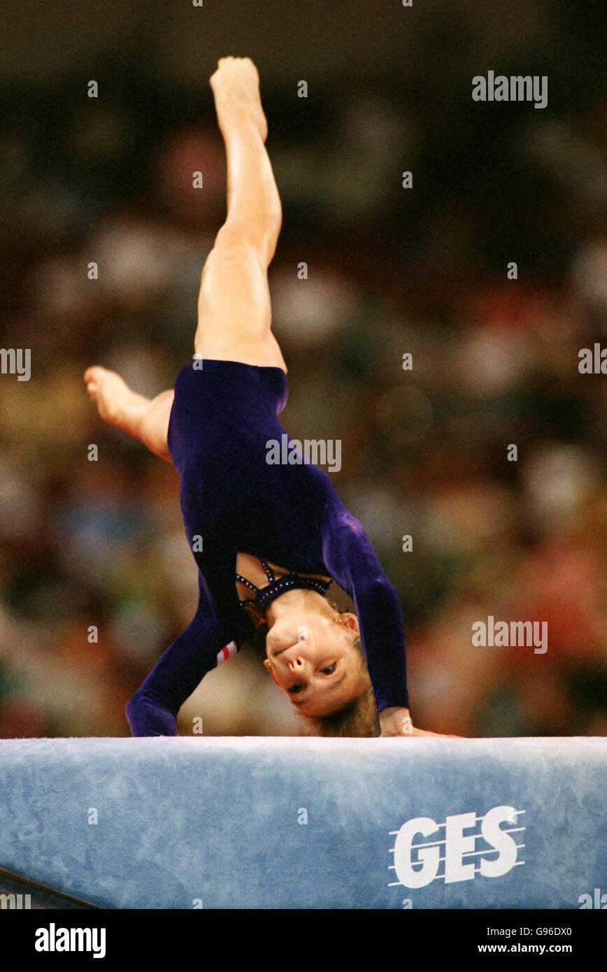 Gymnastik - 16. Commonwealth Games - Kuala Lumpur, Malaysia. Holly Murdock aus Nordirland im Gewölben Stockfoto