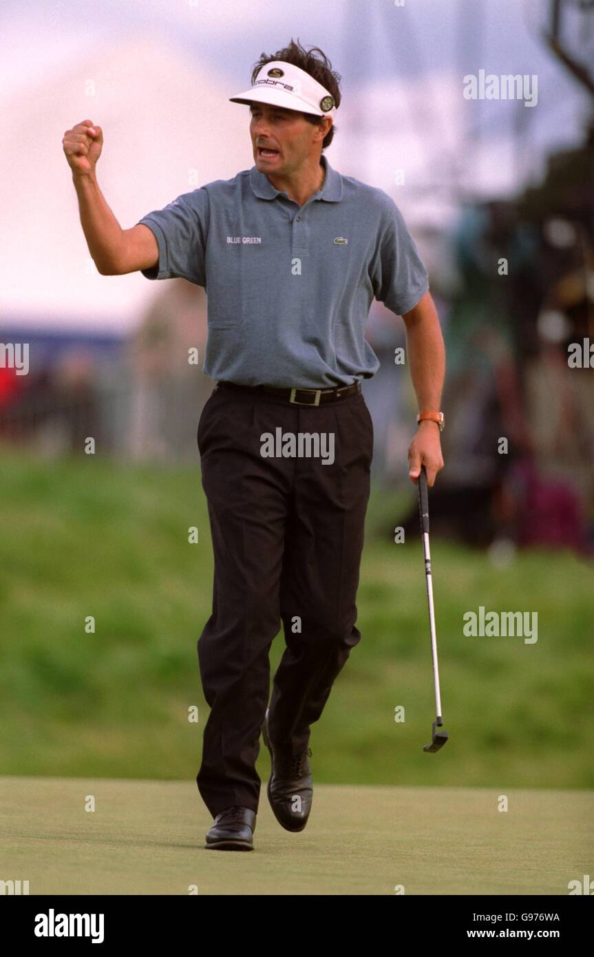 Golf - The Open Championship - Carnoustie - Runde 3. Jean Van De Velde feiert auf dem 18. Grün ein Vogelchen Stockfoto