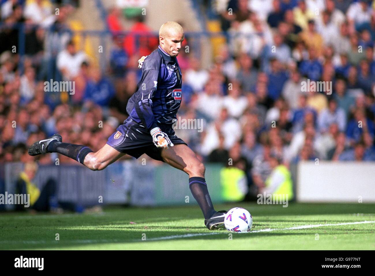 Fußball - FA Carling Premiership - Chelsea V Aston Villa Stockfoto