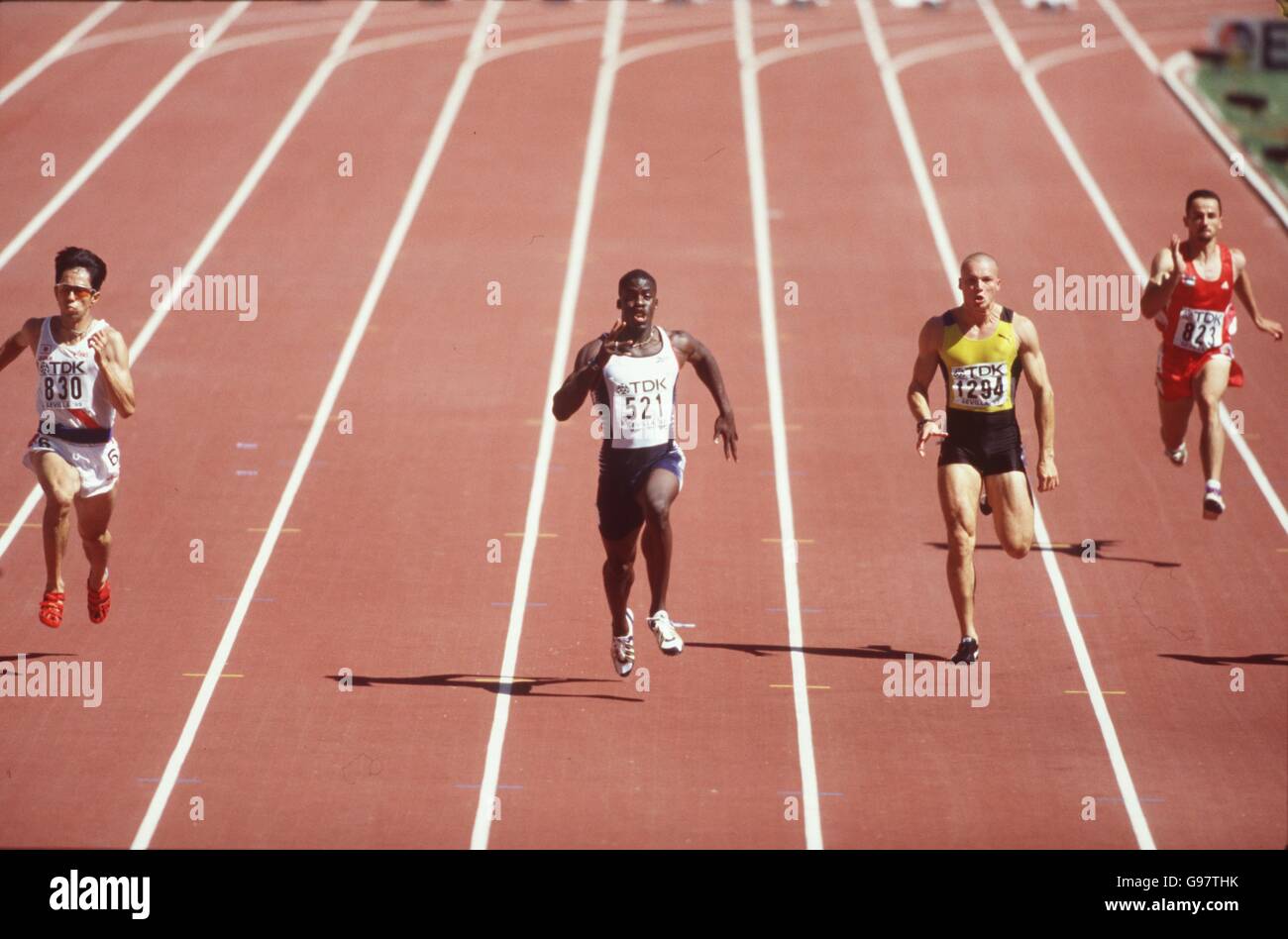 Leichtathletik - Weltmeisterschaften - Sevilla. Dwain Chambers, Großbritannien (c) nimmt an den 100-M-Läufen der Männer Teil Stockfoto