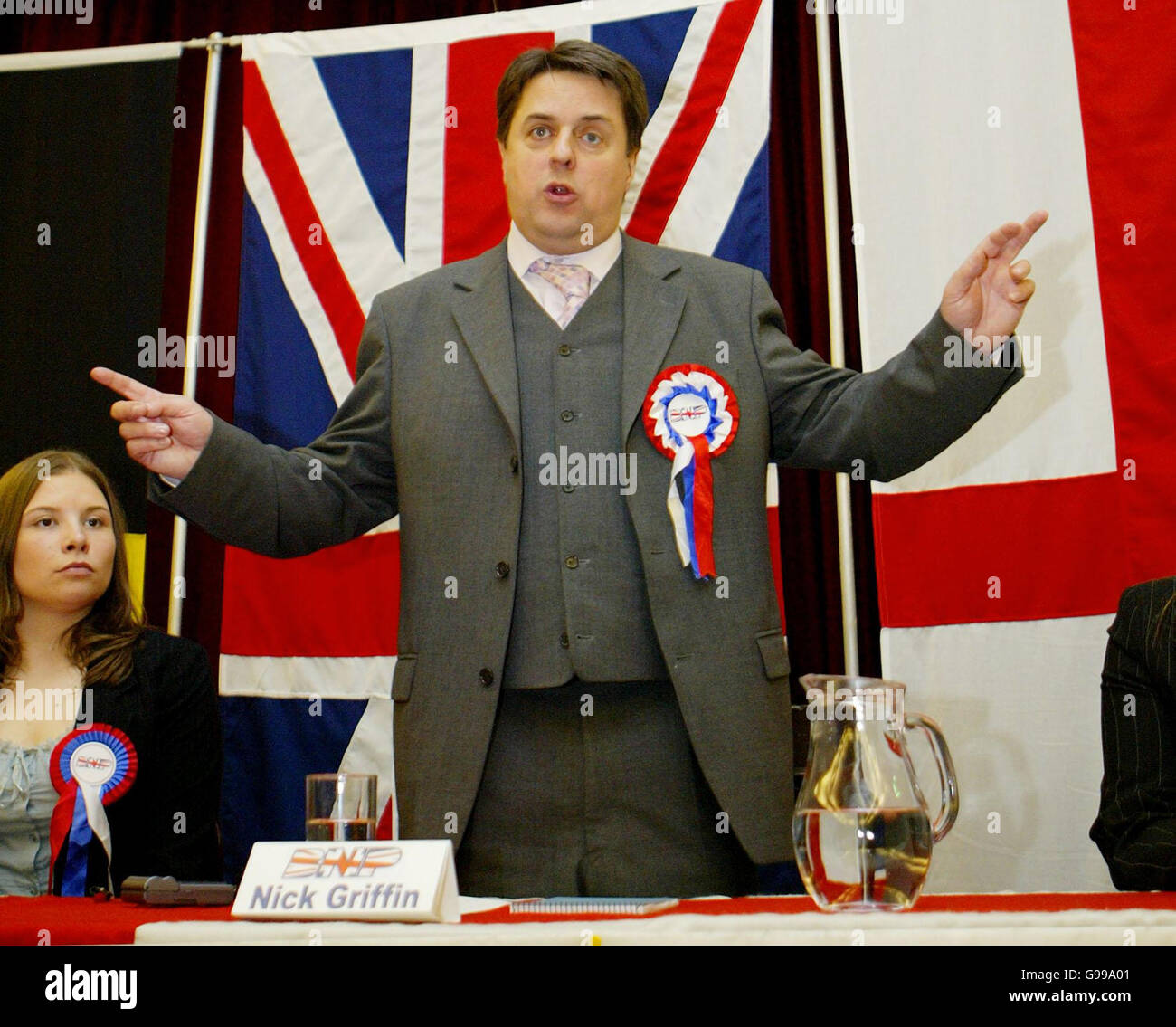 Nick Griffin, Vorsitzender der British National Party, startet den lokalen Wahlkampf seiner Partei im Grays Working Men's Club in Essex. Stockfoto