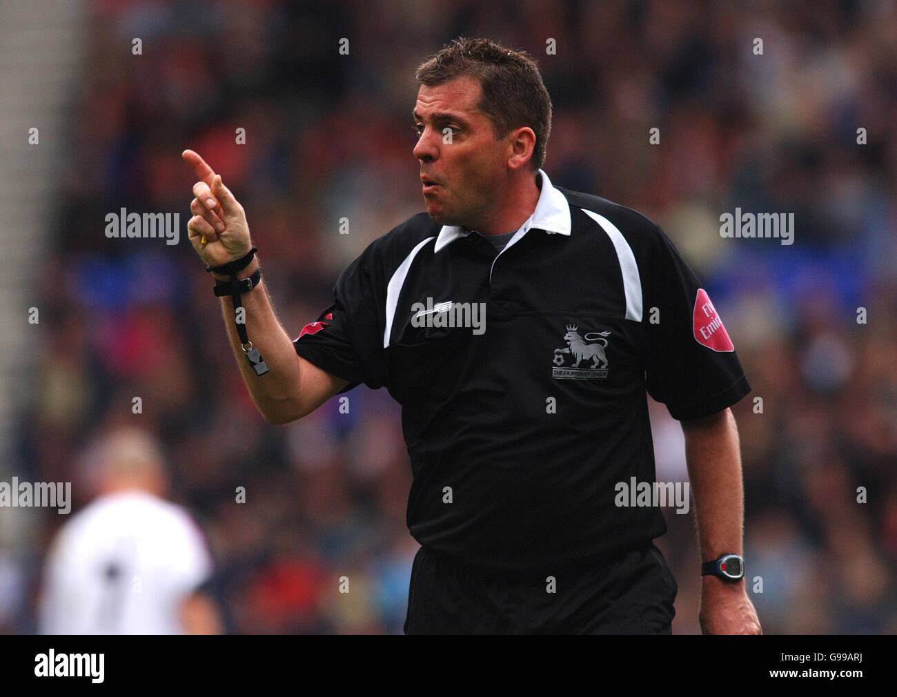 Fußball - FA Barclays Premiership - Bolton Wanderers gegen Chelsea - The Reebok Stadium. Phil Dowd, Schiedsrichter Stockfoto