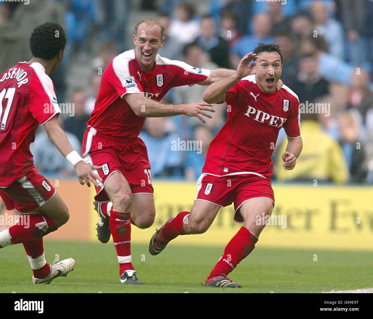 Fußball - FA Barclays Premiership - Manchester City / Fulham - The City of Manchester Stadium. Fulhams Steed Malbranque (r) feiert sein Tor Stockfoto