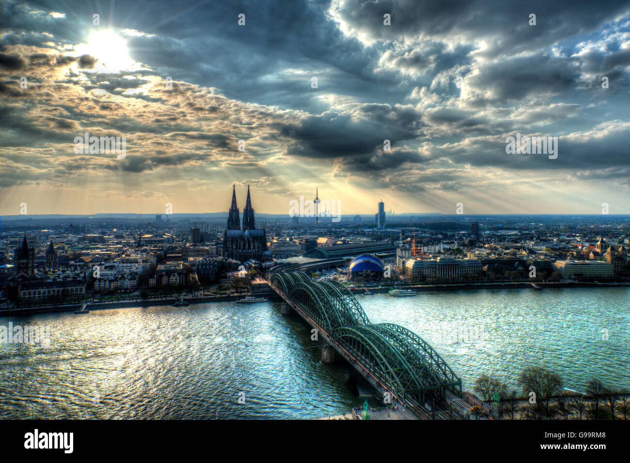 Panorama von Köln und Fluss Rhein, Deutschland Stockfoto